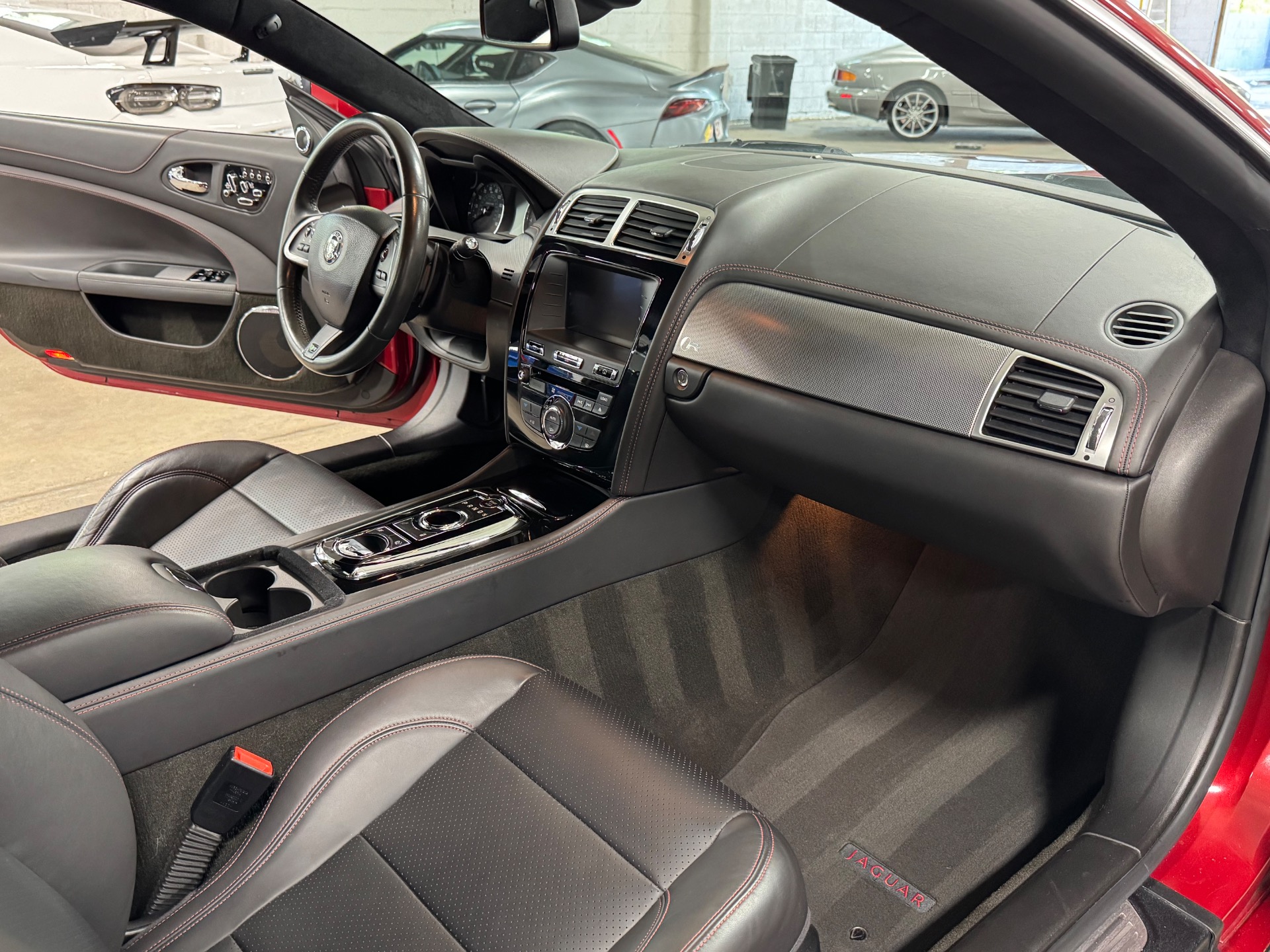 2015 Jaguar XK XKR photo 17