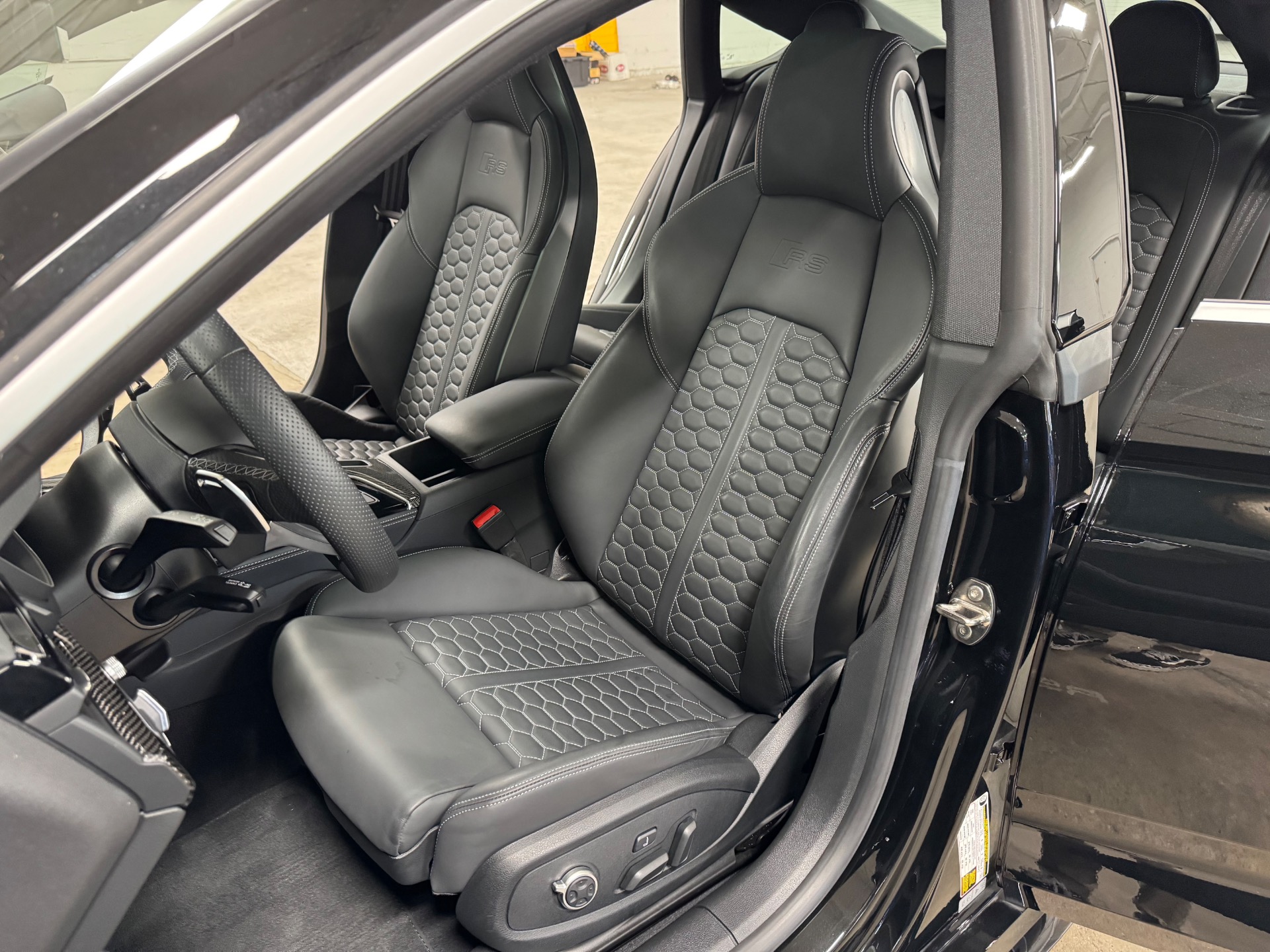 2023 Audi RS 5 photo 40