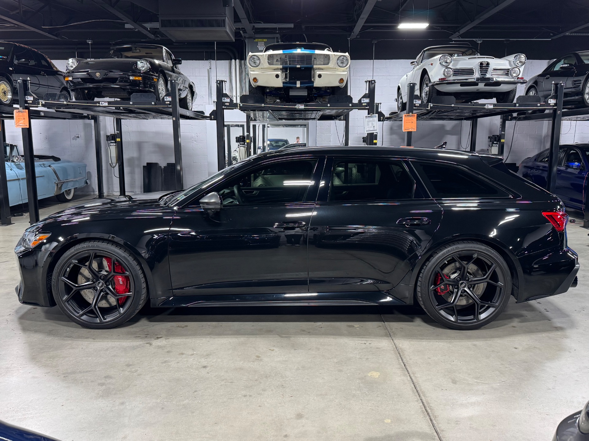 2024 Audi RS 6 Avant Performance photo 2