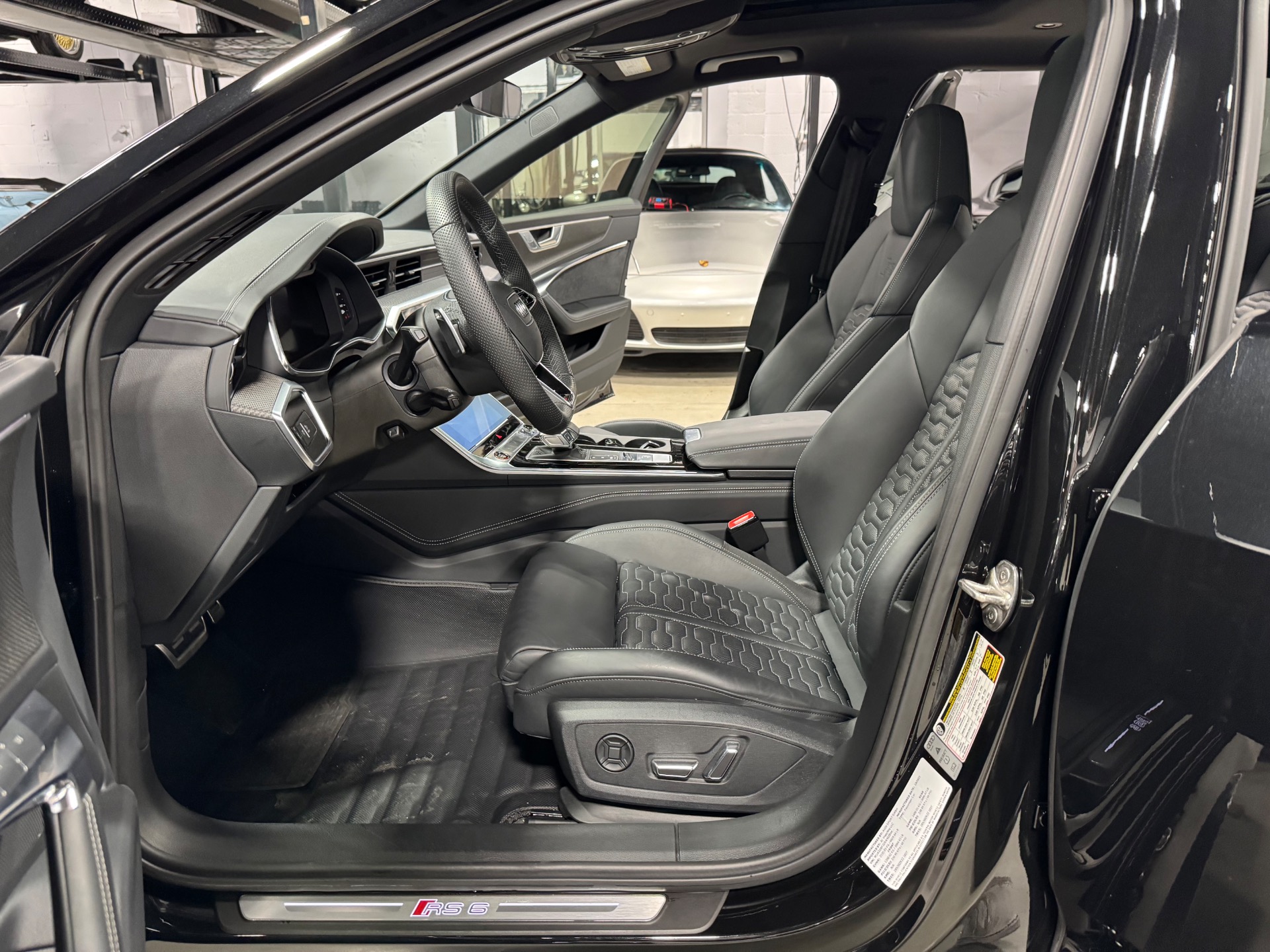 2024 Audi RS 6 Avant Performance photo 42