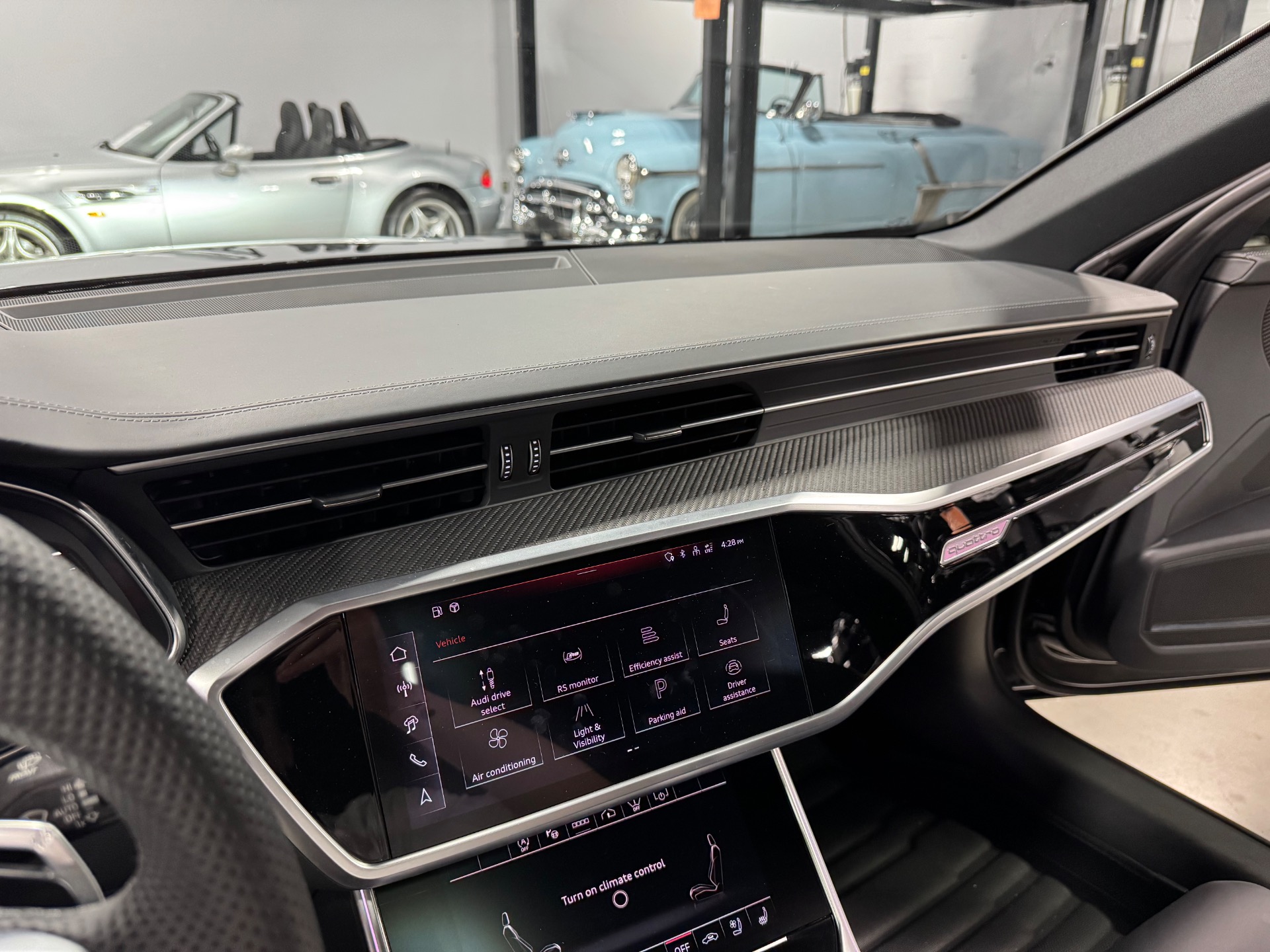 2024 Audi RS 6 Avant Performance photo 46