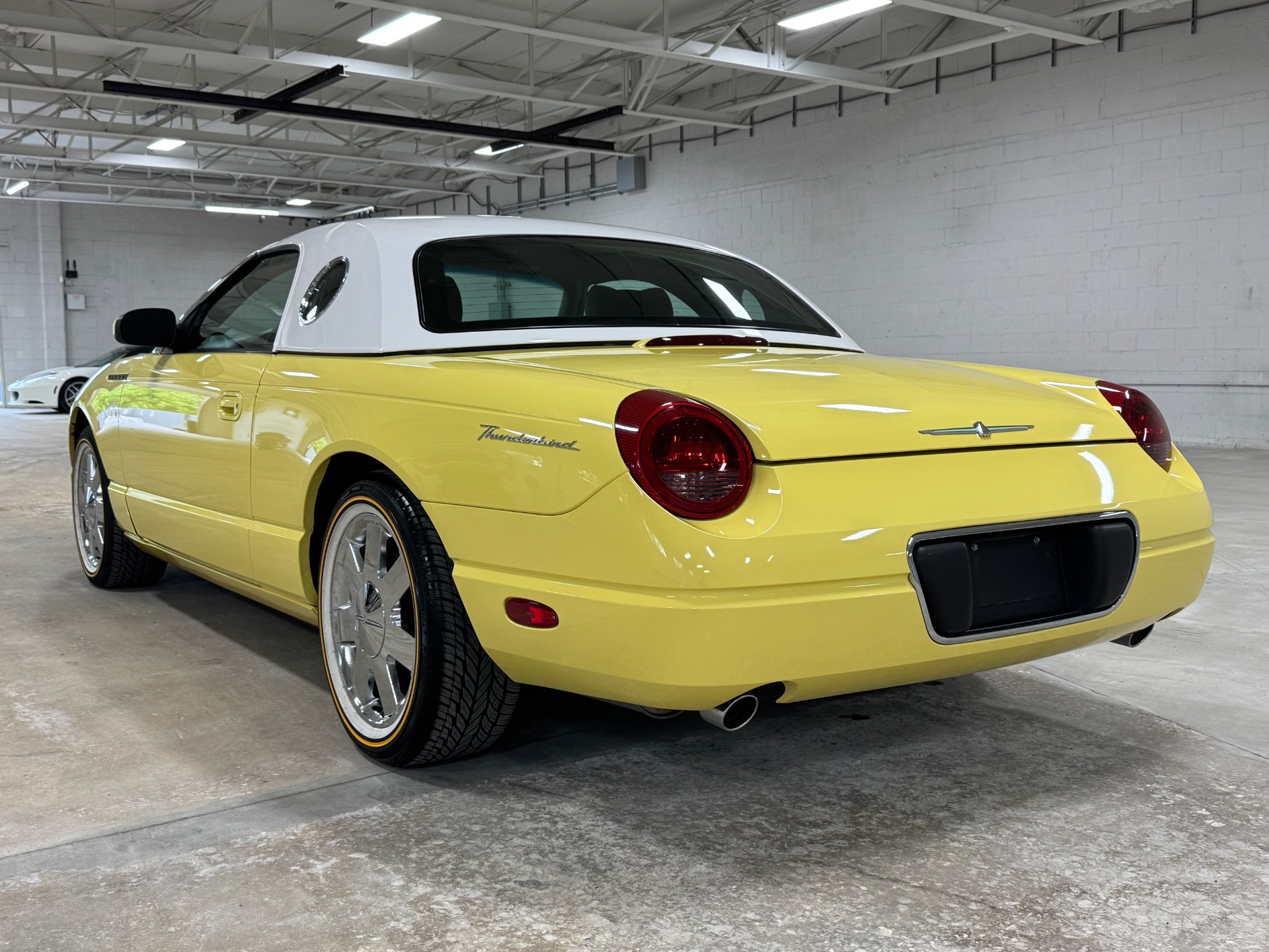 2002 Ford Thunderbird Deluxe photo 28