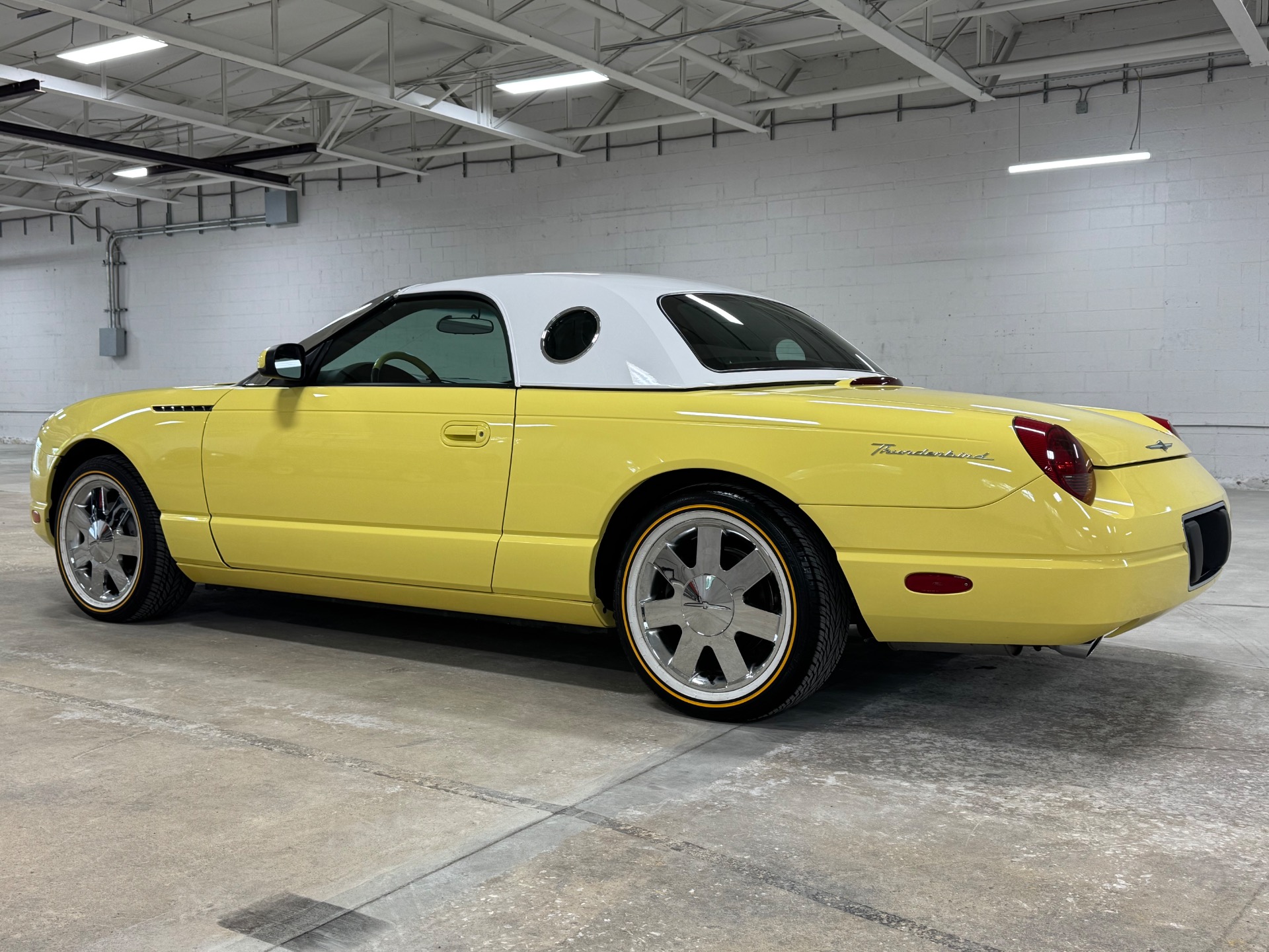 2002 Ford Thunderbird Deluxe photo 29
