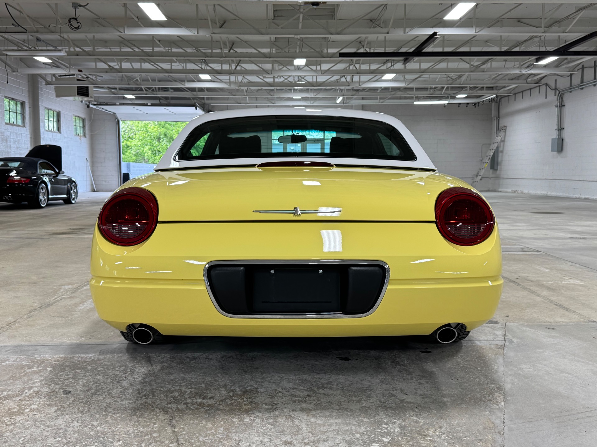 2002 Ford Thunderbird Deluxe photo 33