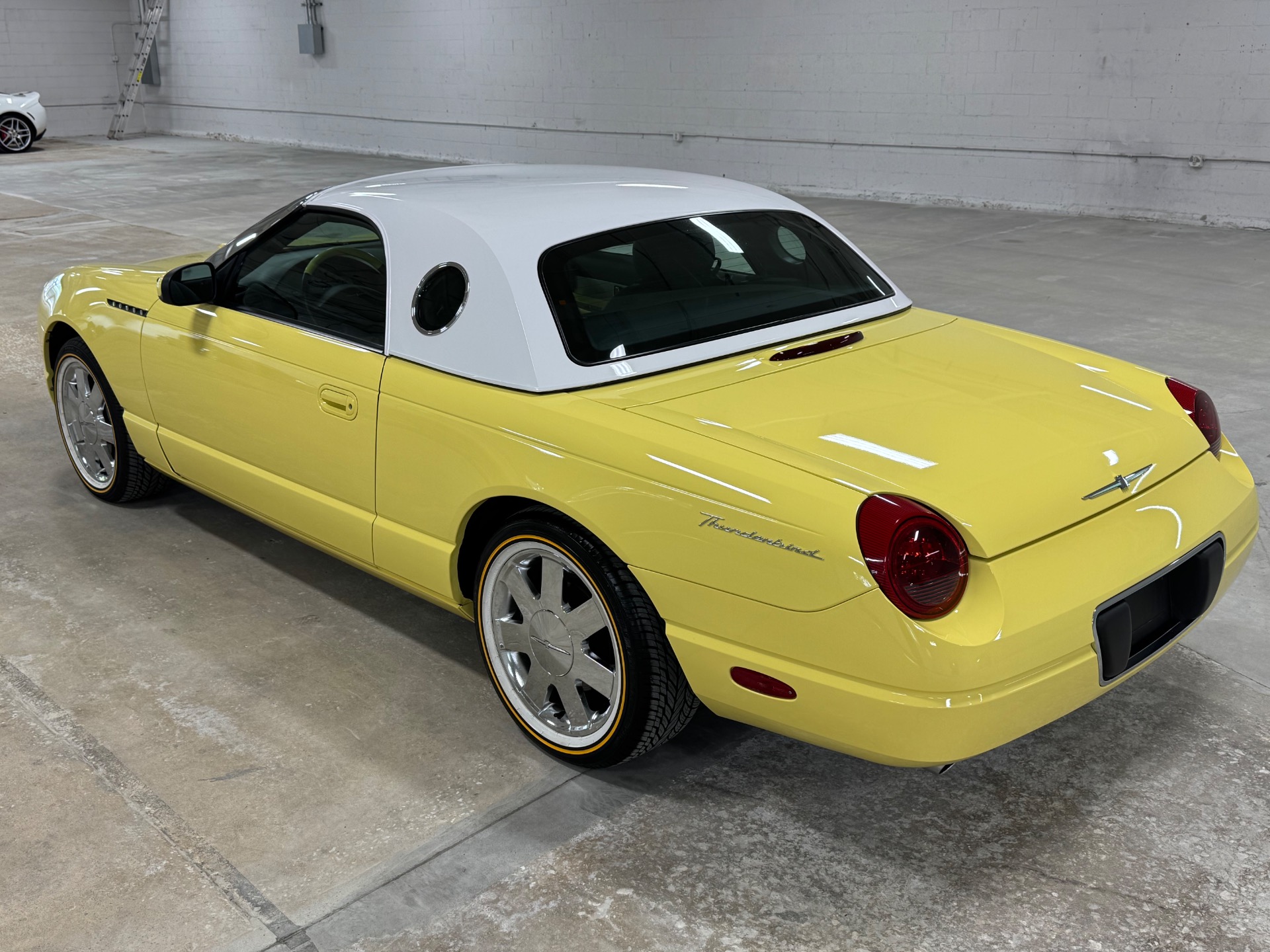 2002 Ford Thunderbird Deluxe photo 40