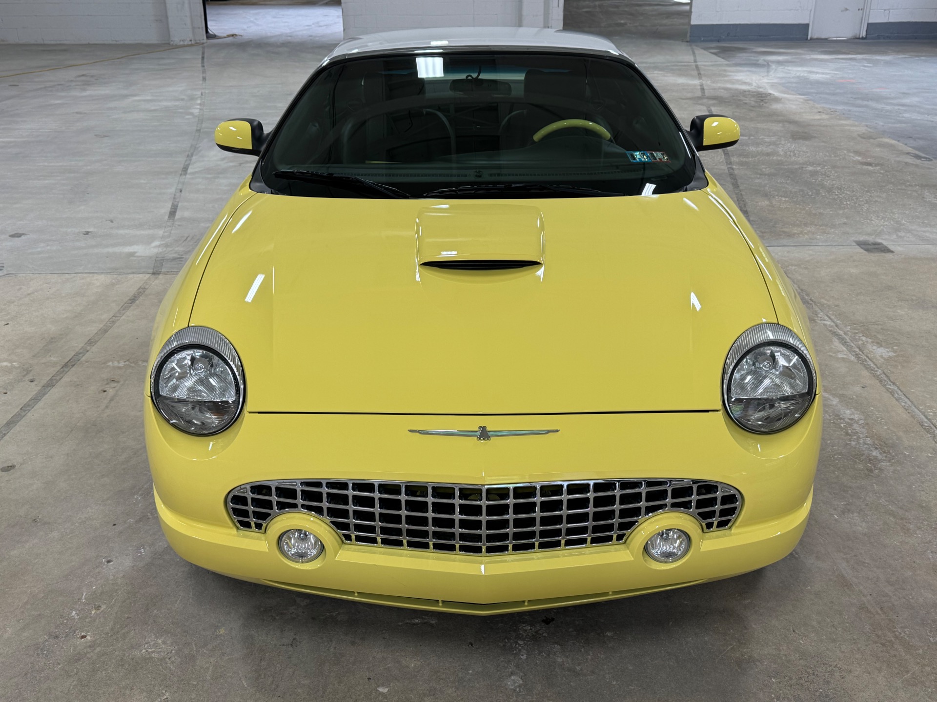 2002 Ford Thunderbird Deluxe photo 47