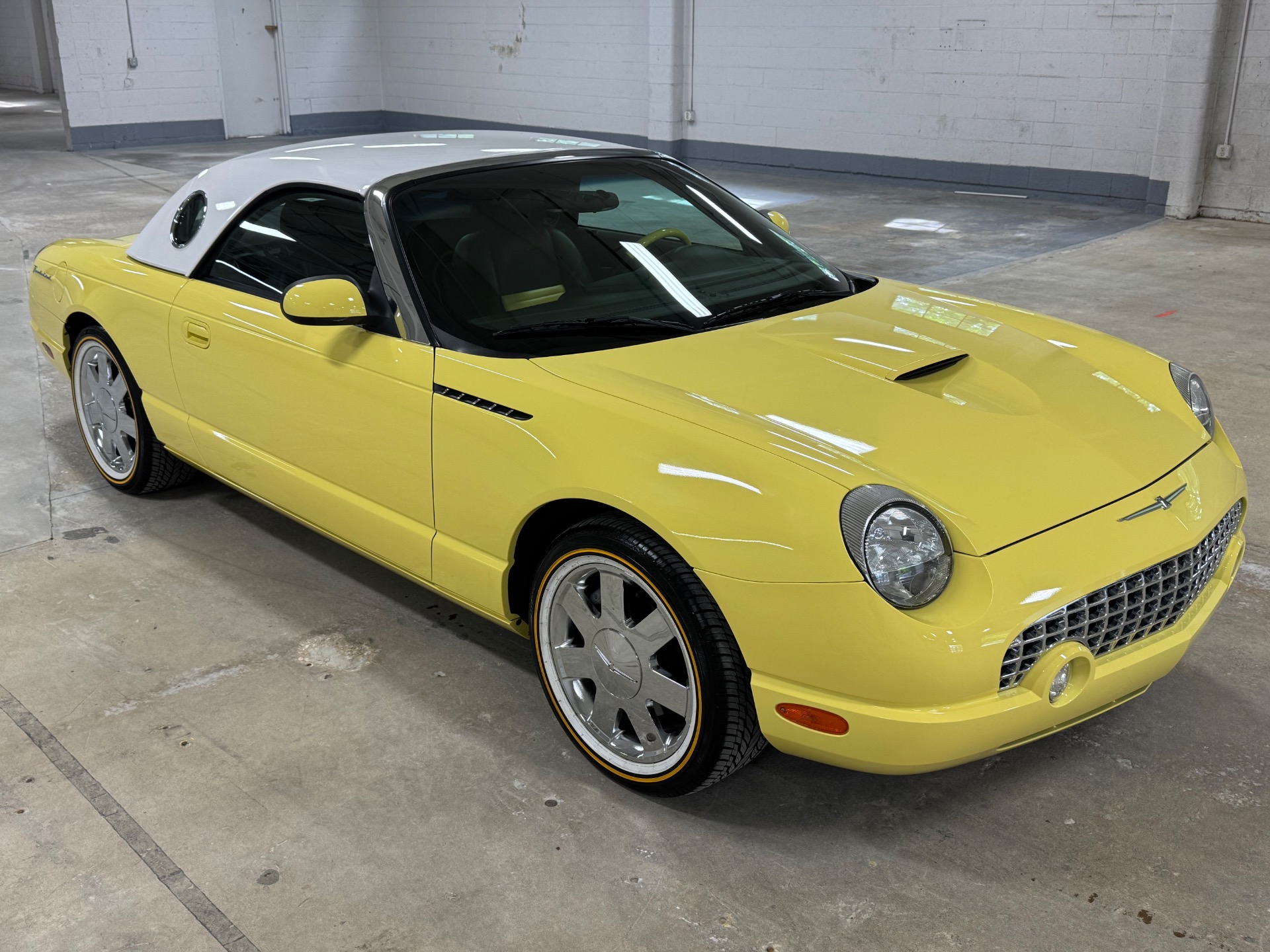 2002 Ford Thunderbird Deluxe photo 48