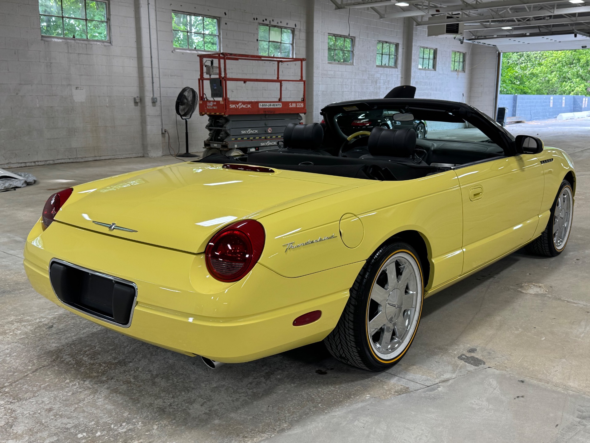 2002 Ford Thunderbird Deluxe photo 50