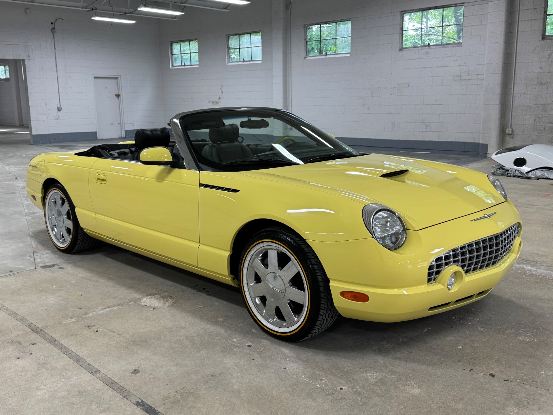 2002 Ford Thunderbird Deluxe photo 53