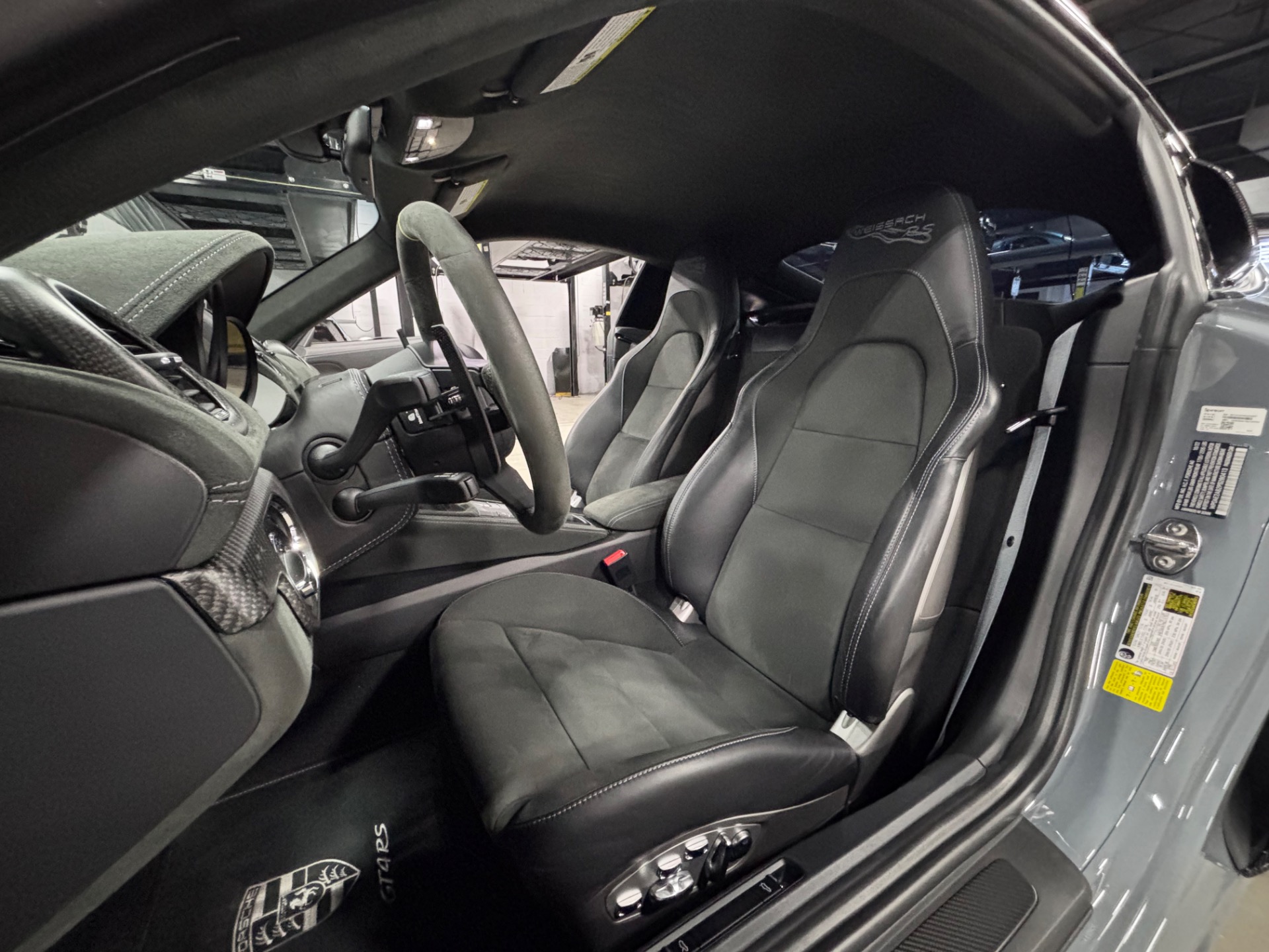 2023 Porsche Cayman GT4 RS photo 15