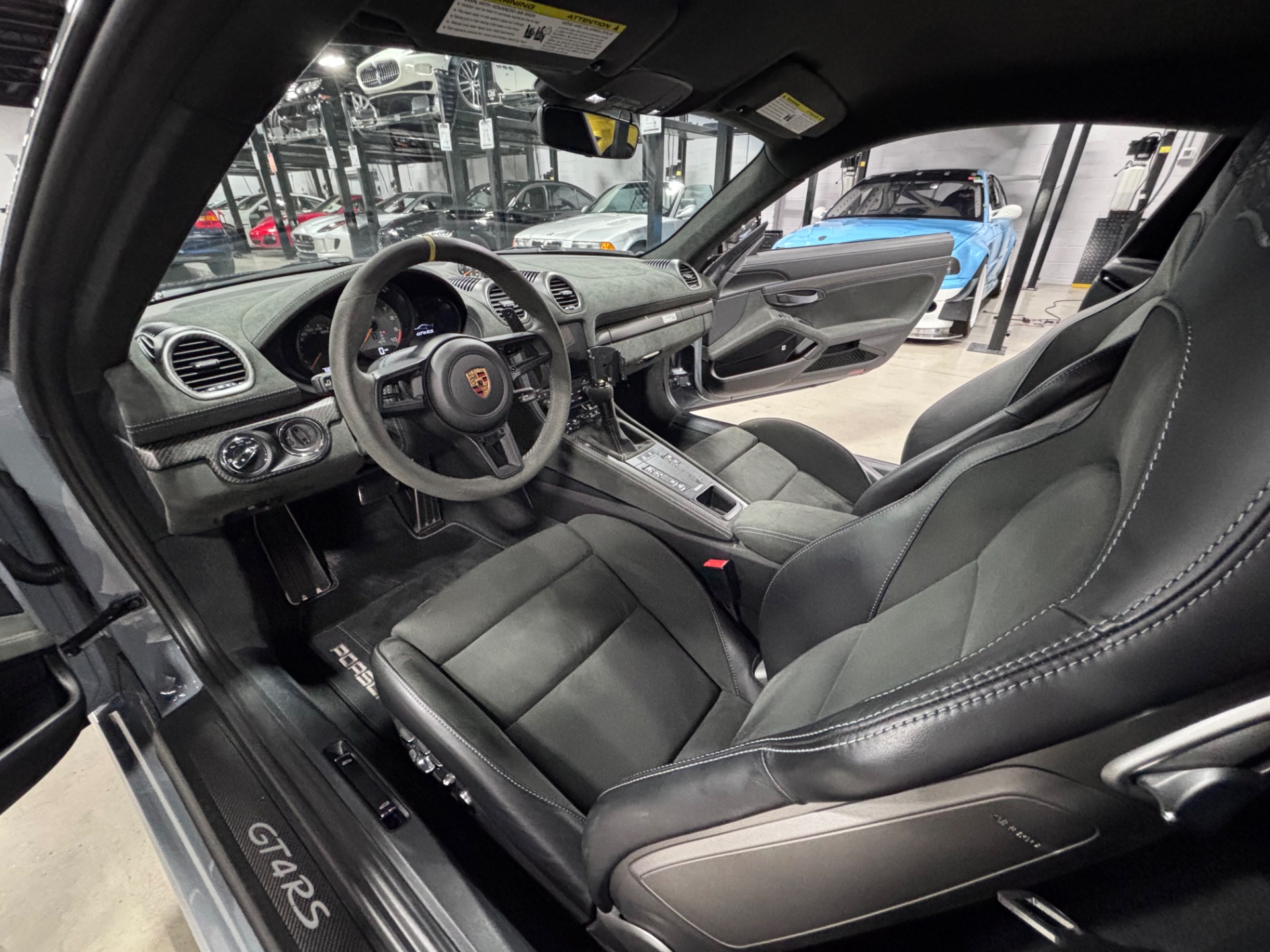 2023 Porsche Cayman GT4 RS photo 16
