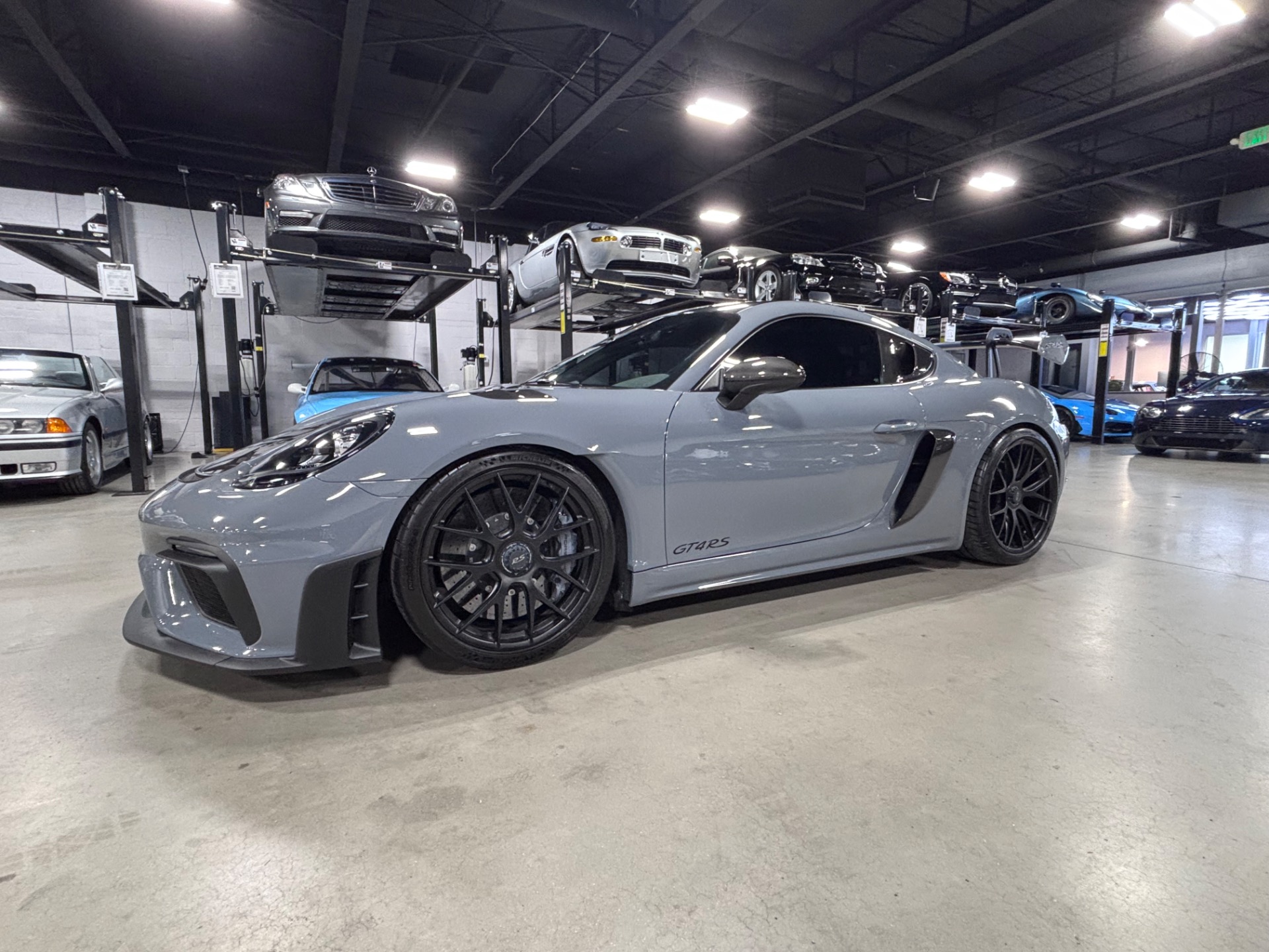 2023 Porsche Cayman GT4 RS photo 2
