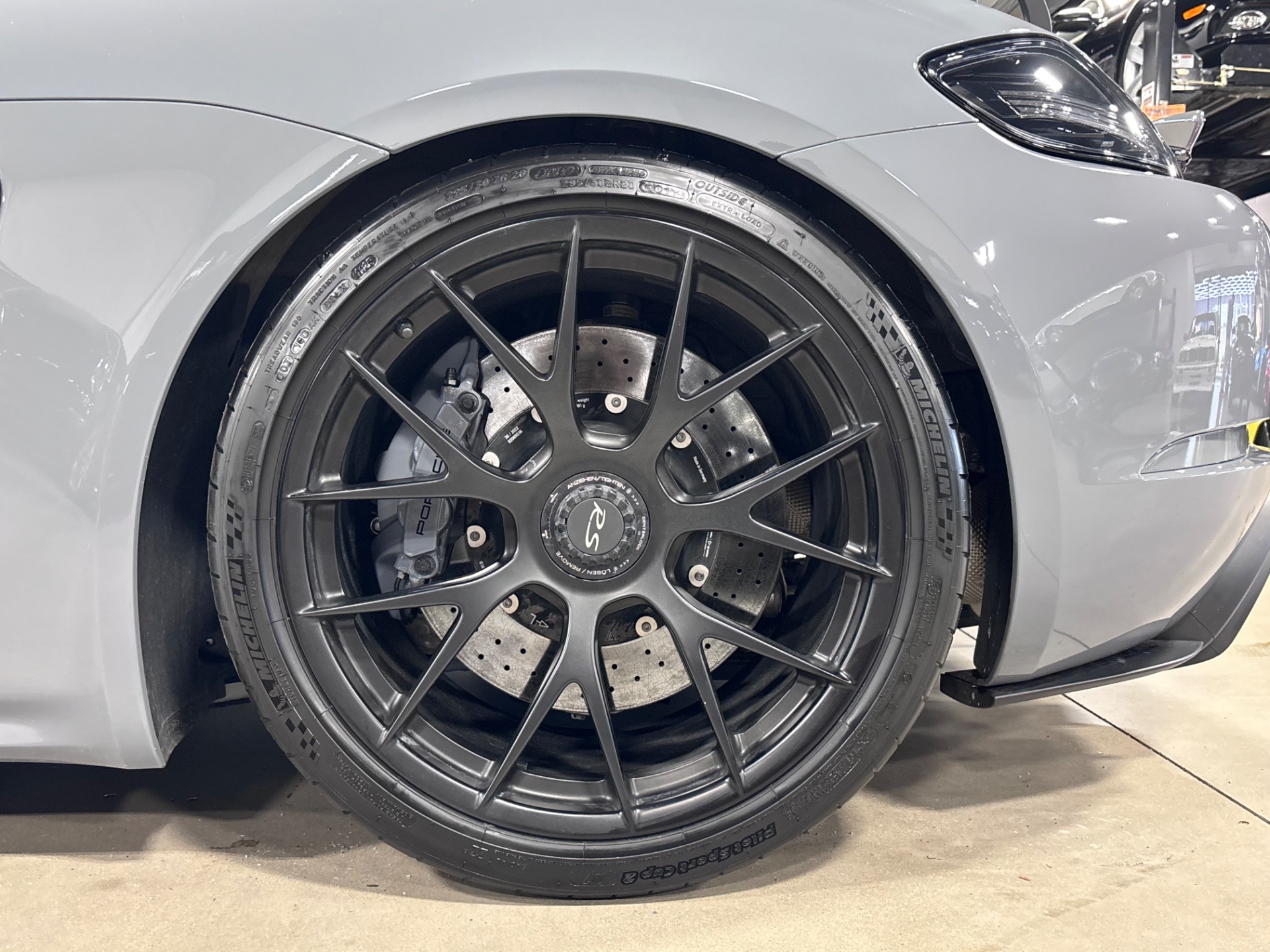 2023 Porsche Cayman GT4 RS photo 41