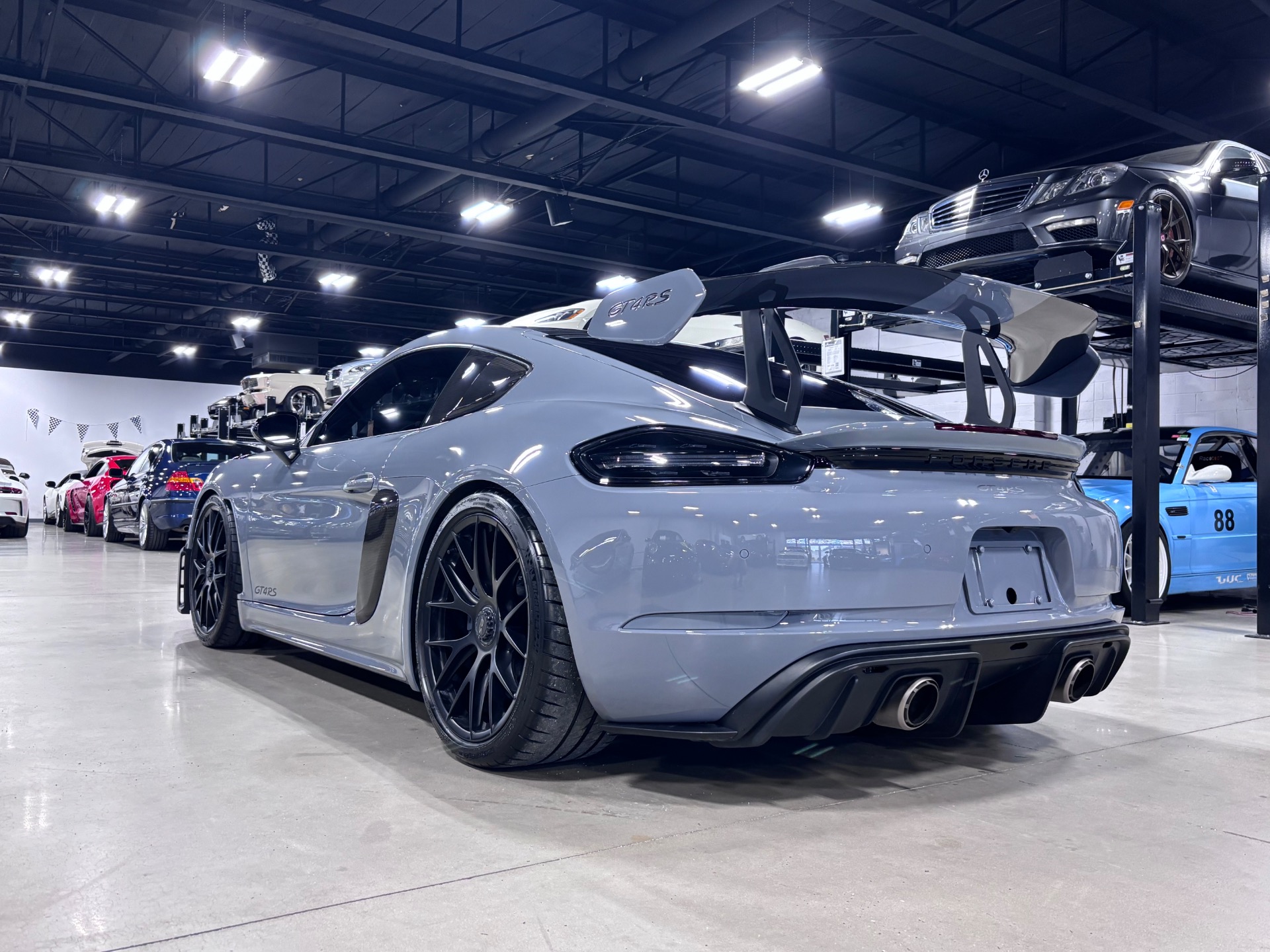 2023 Porsche Cayman GT4 RS photo 5