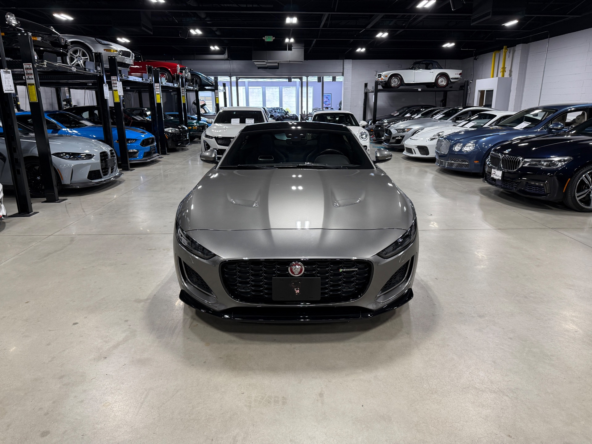 2021 Jaguar F-TYPE P380 R-Dynamic photo 2