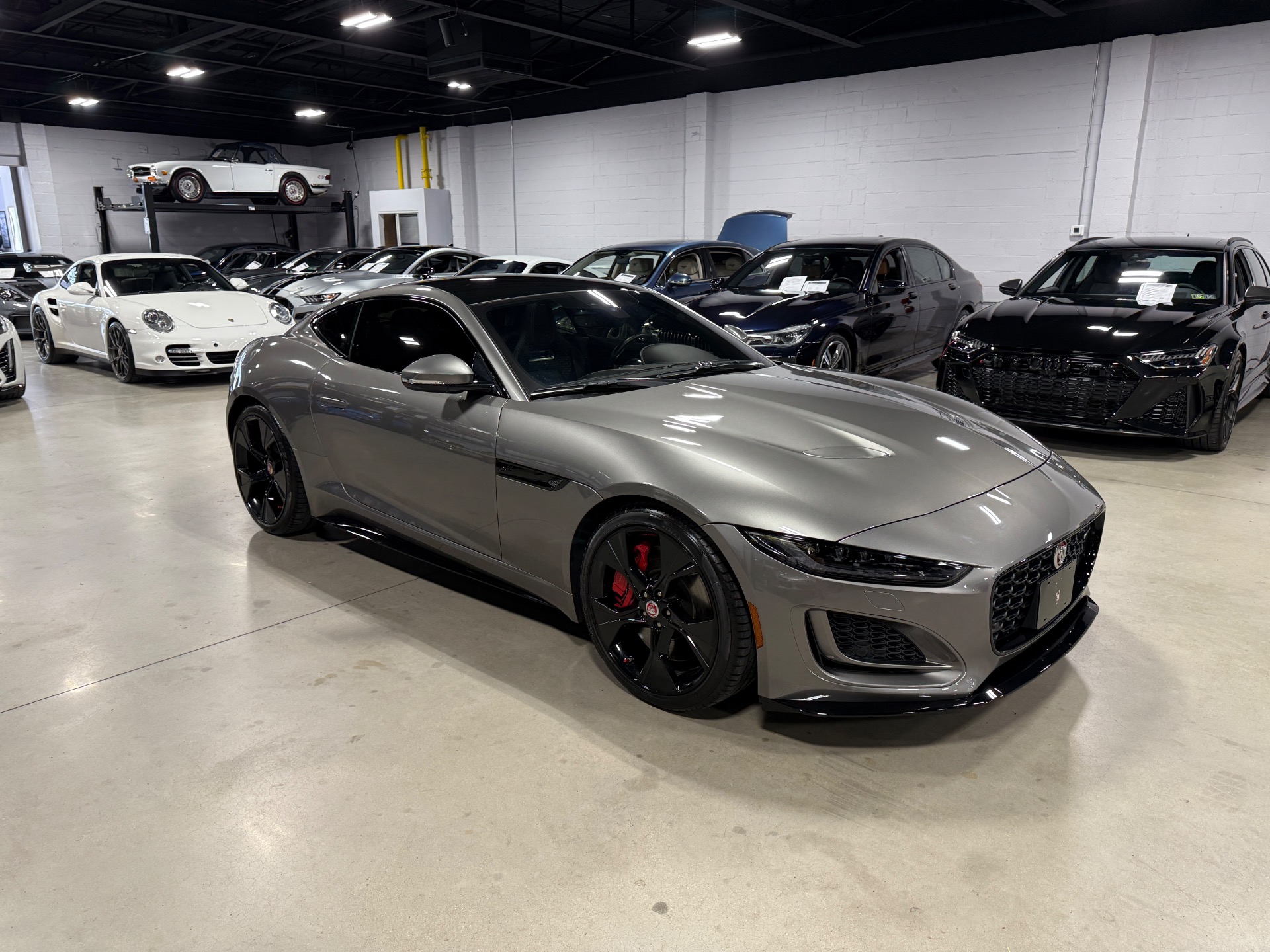 2021 Jaguar F-TYPE P380 R-Dynamic photo 3