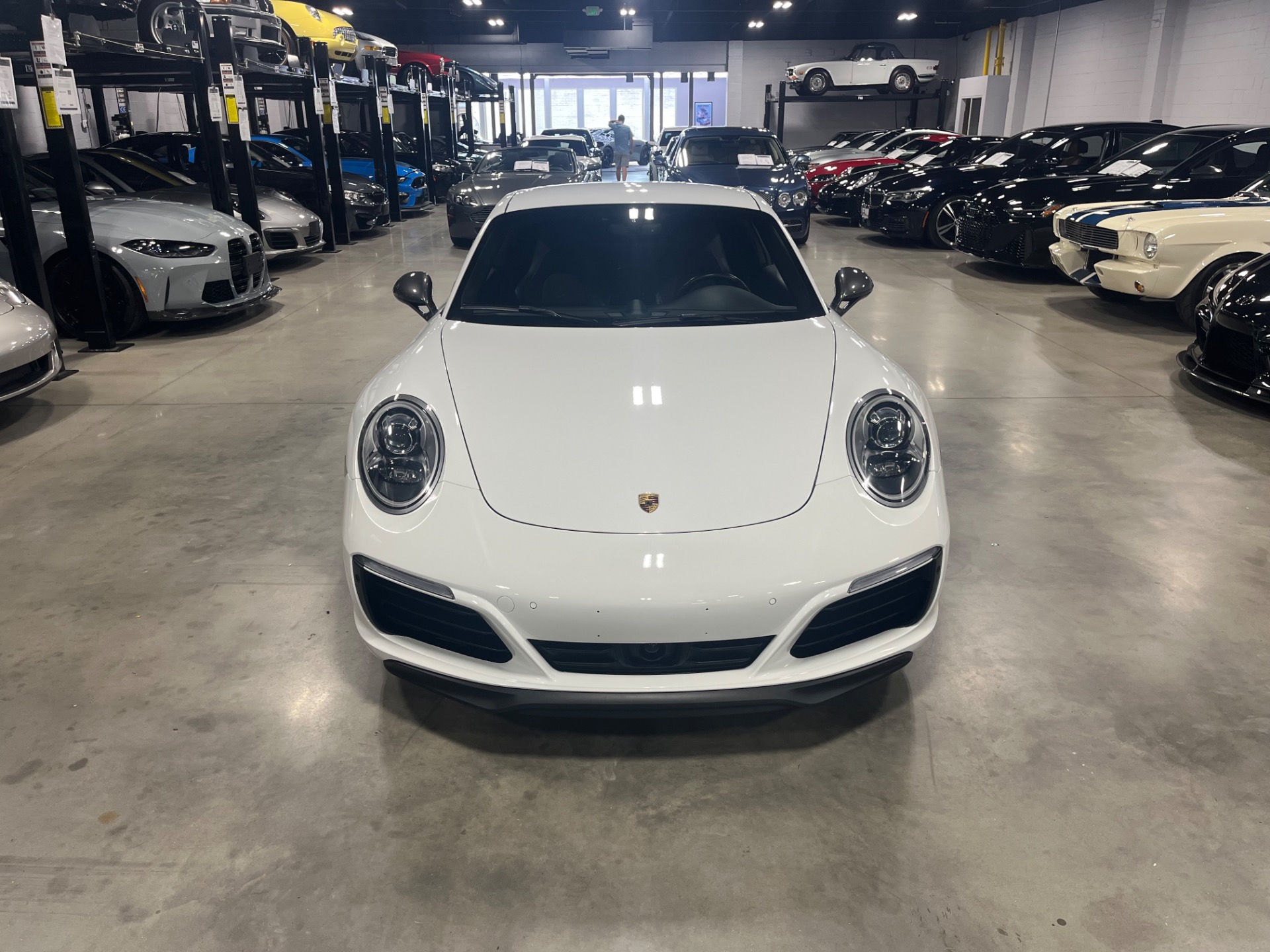 2019 Porsche 911 T Coupe photo 2