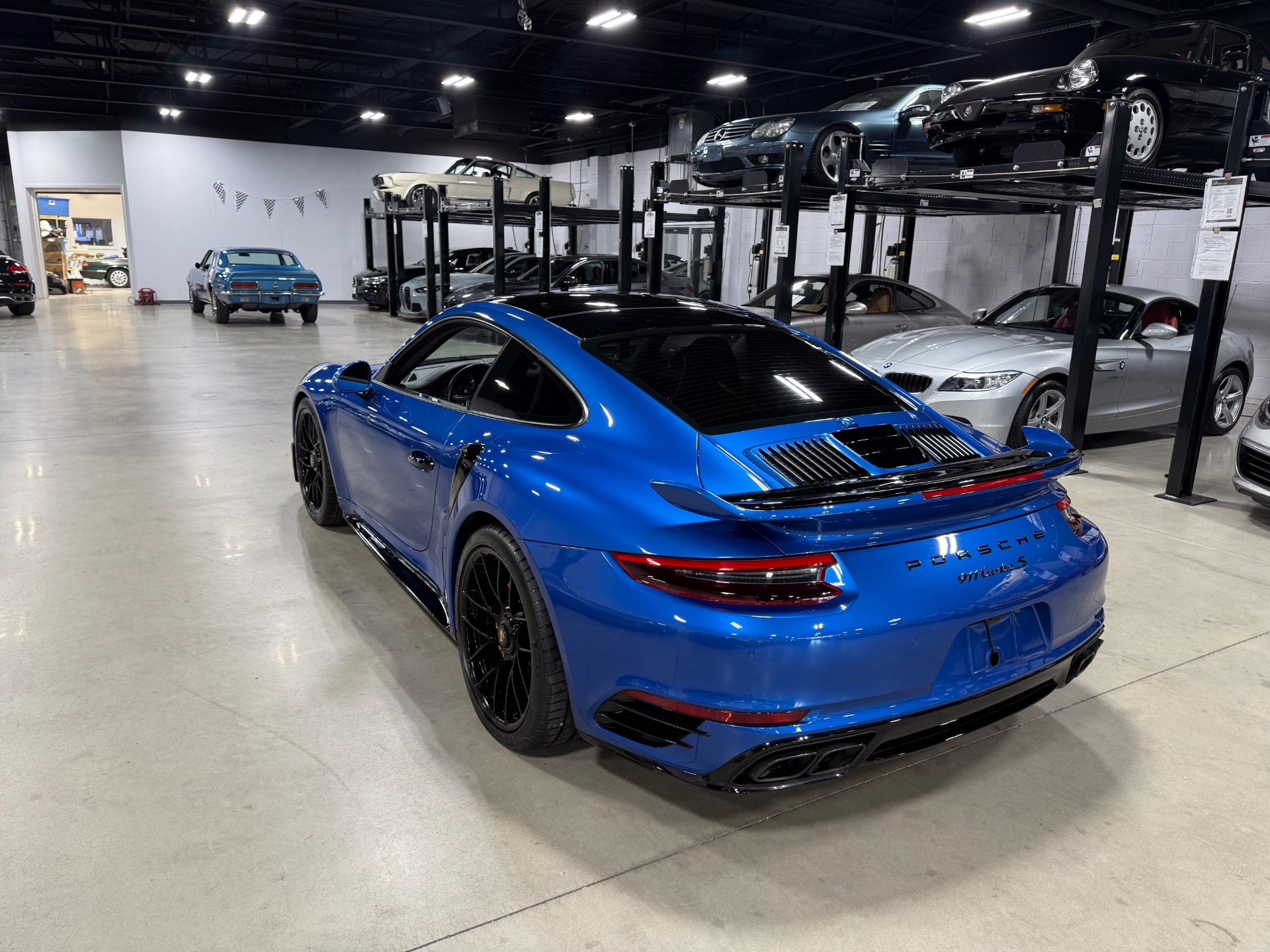2018 Porsche 911 Turbo S photo 3