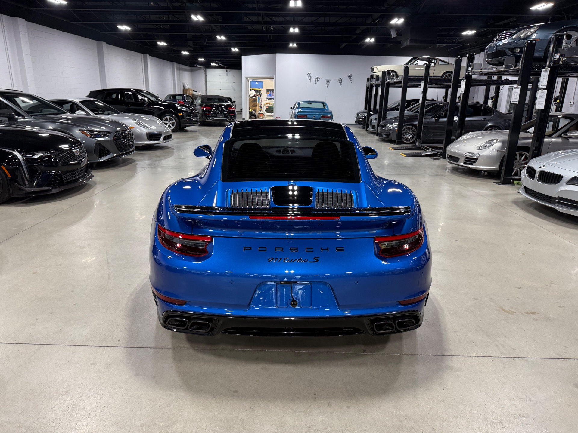 2018 Porsche 911 Turbo S photo 4