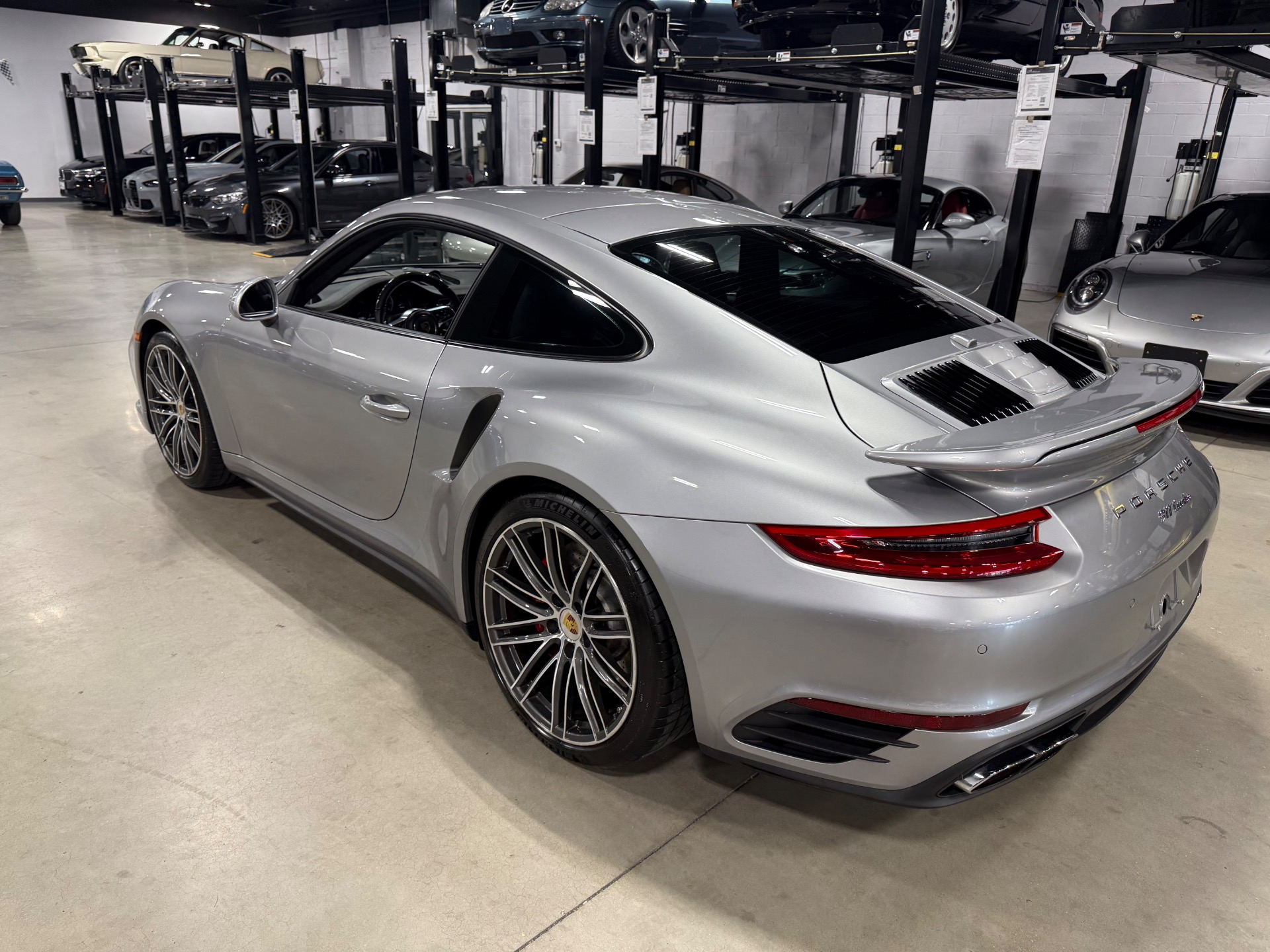 2017 Porsche 911 Turbo photo 3
