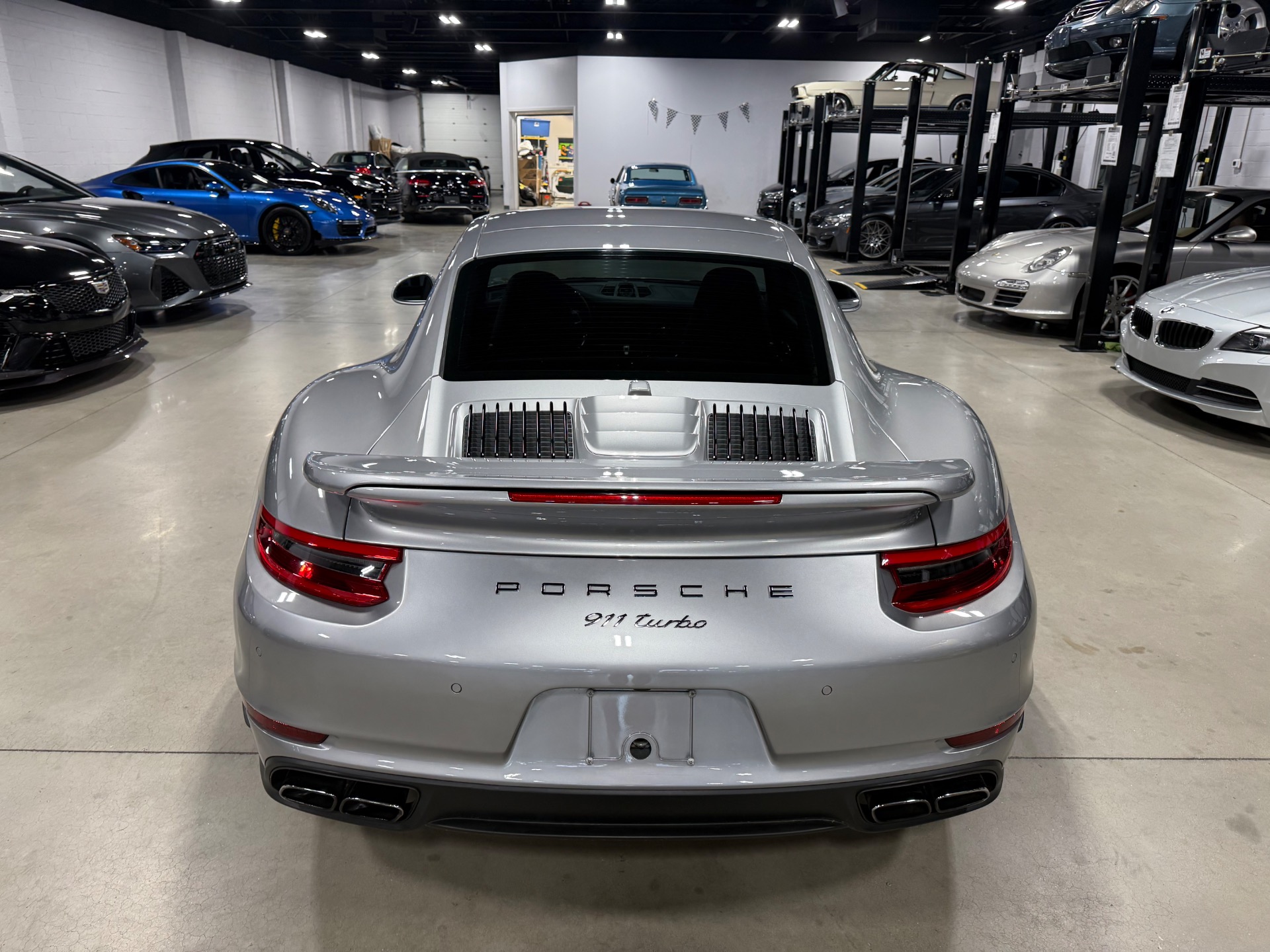 2017 Porsche 911 Turbo photo 4