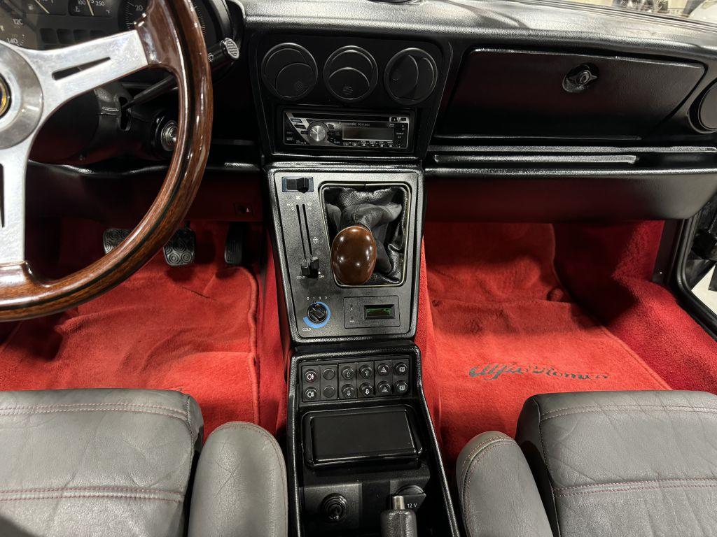 1989 Alfa Romeo Spider QUADRIFOGLIO photo 44