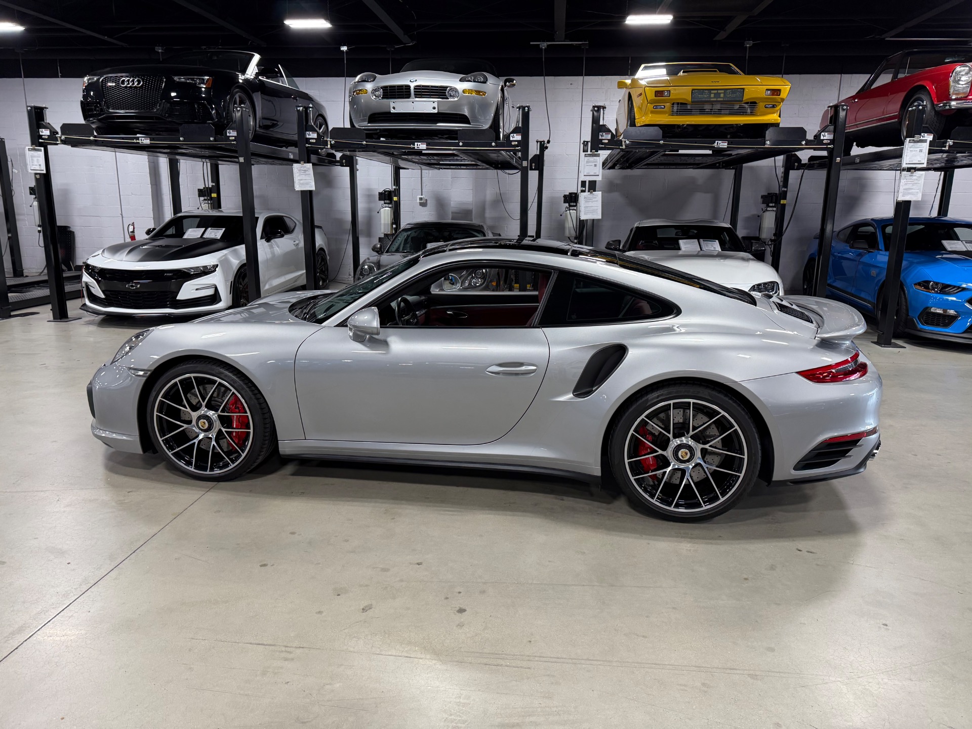 2018 Porsche 911 Turbo photo 2