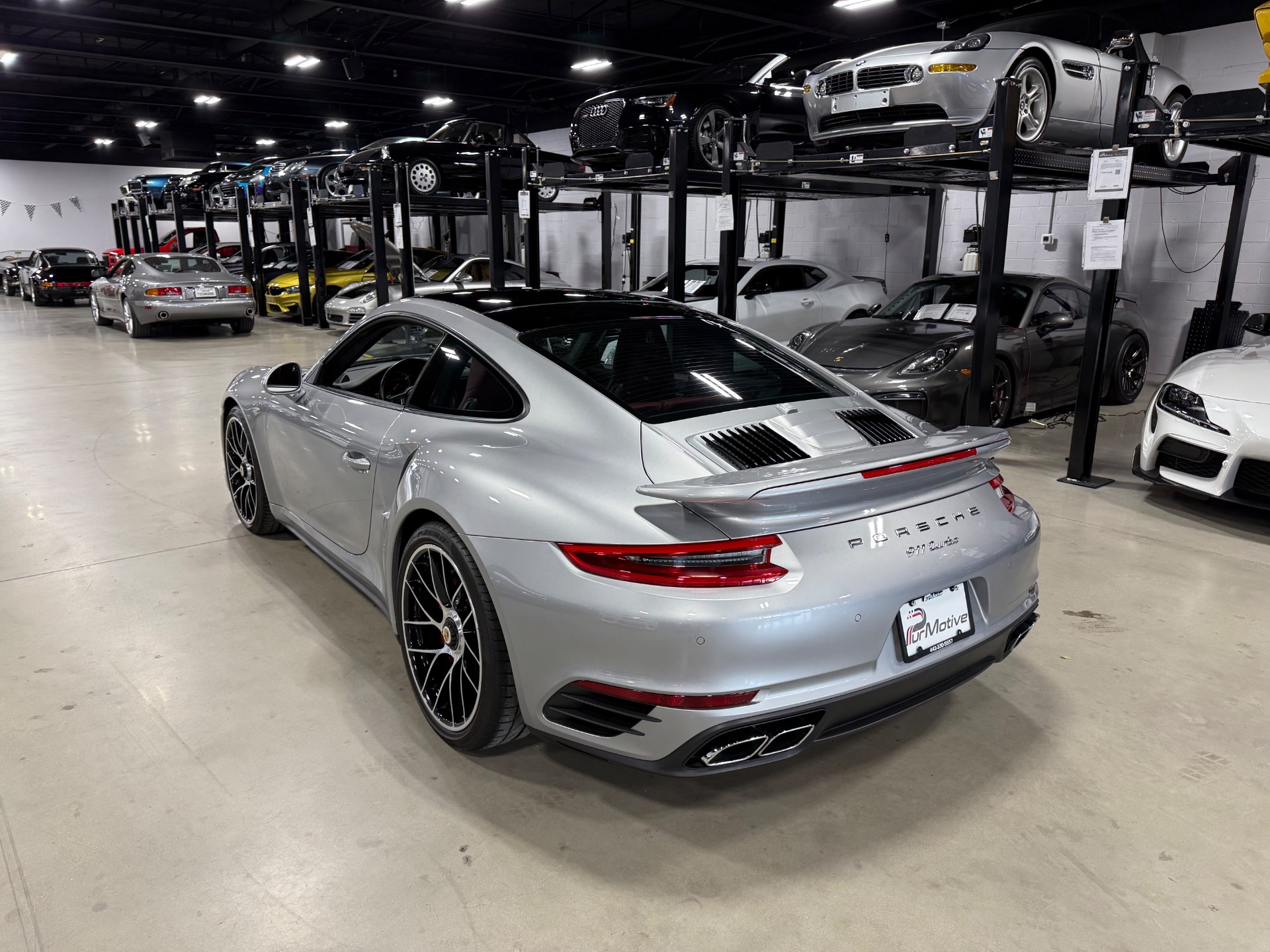 2018 Porsche 911 Turbo photo 3