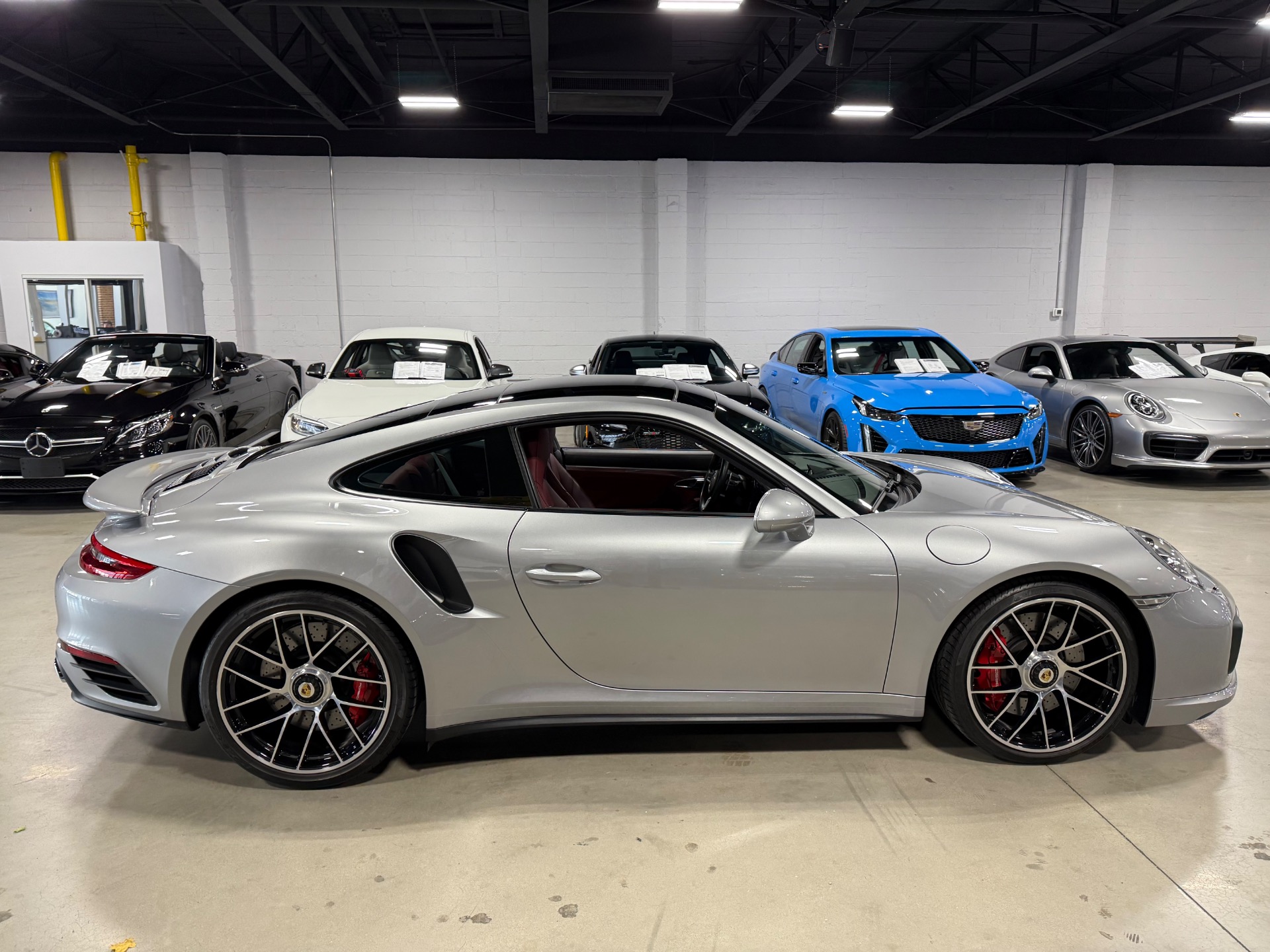 2018 Porsche 911 Turbo photo 4