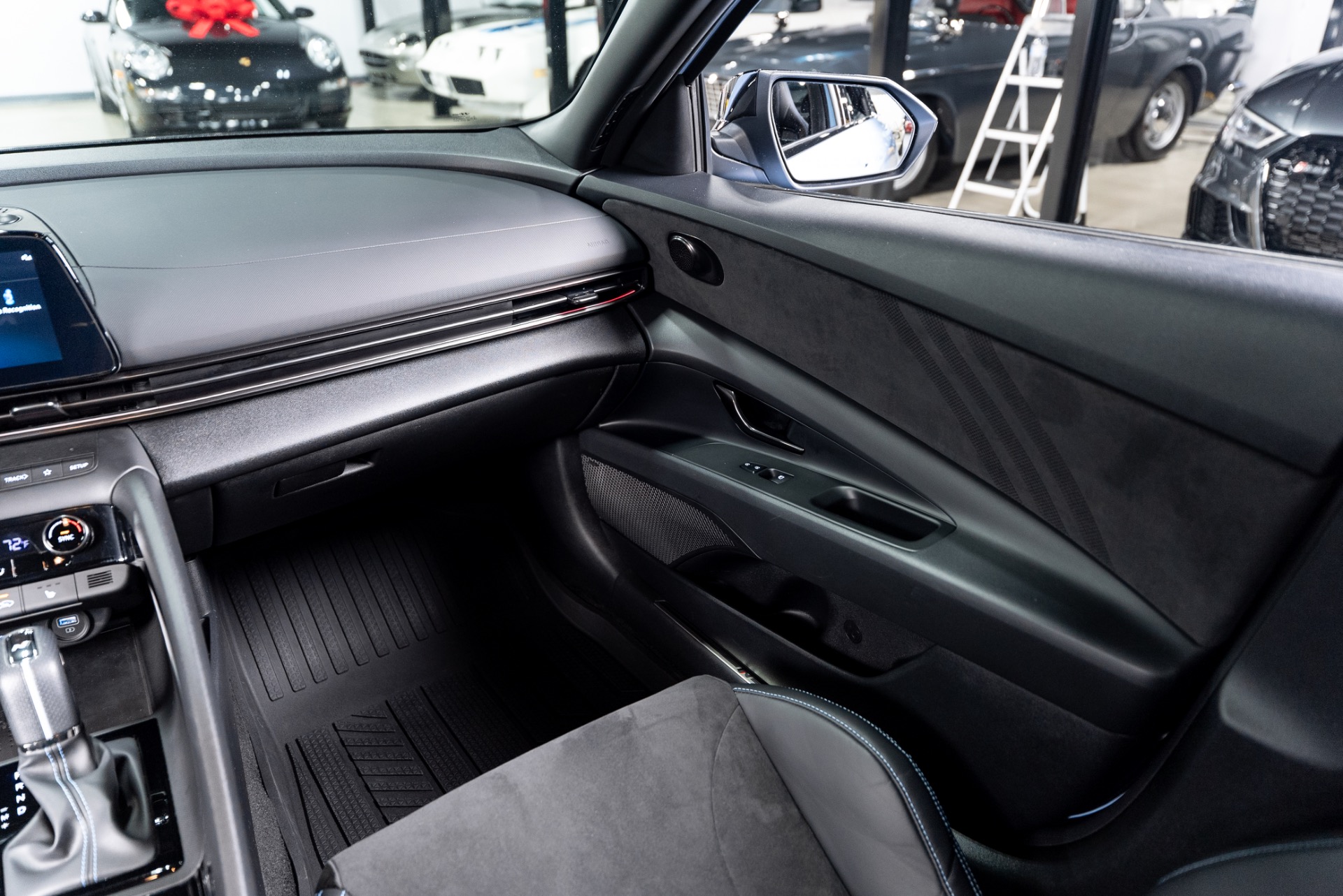 2023 Hyundai Elantra N - Photo 58