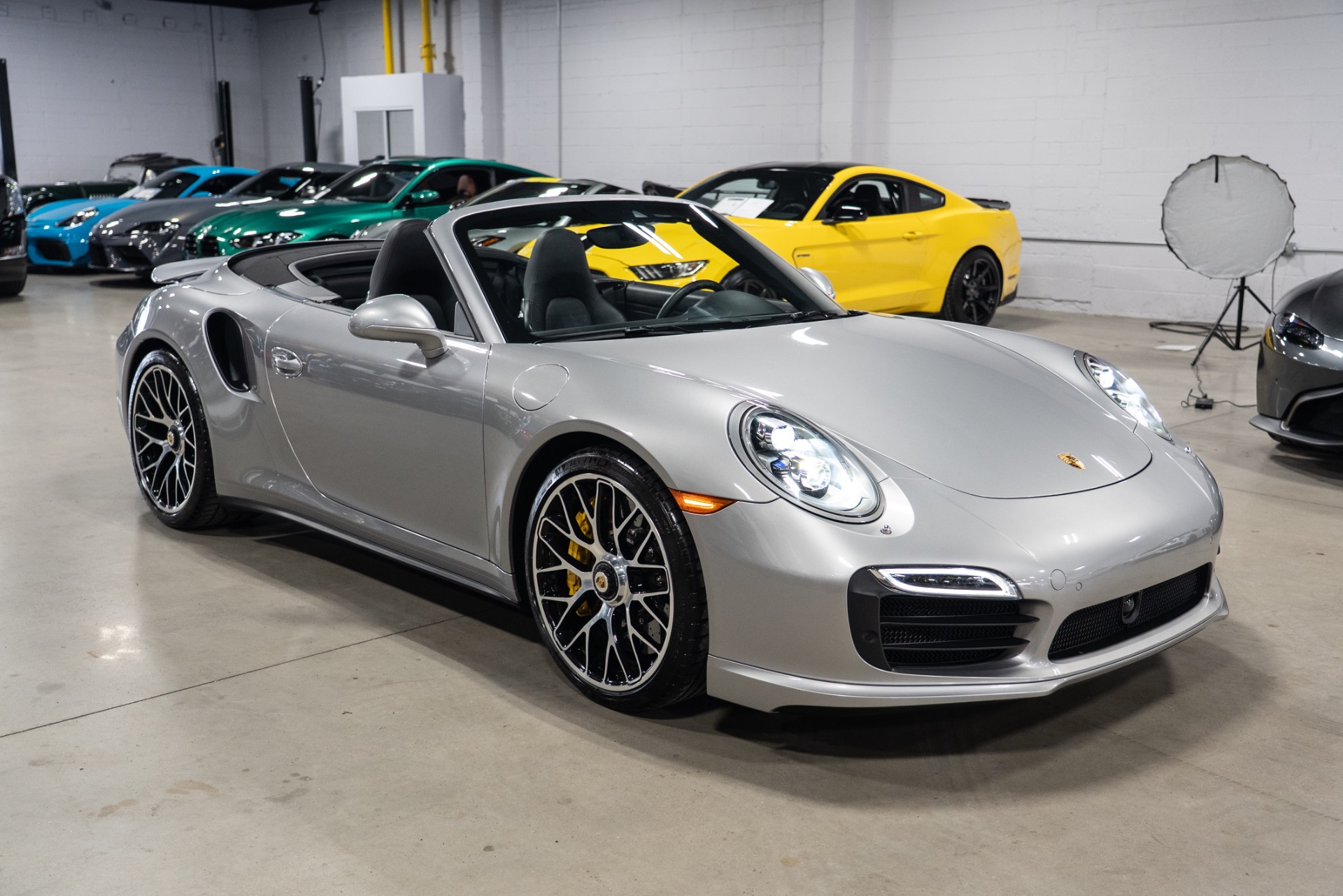 2016 Porsche 911 Turbo S - Photo 11