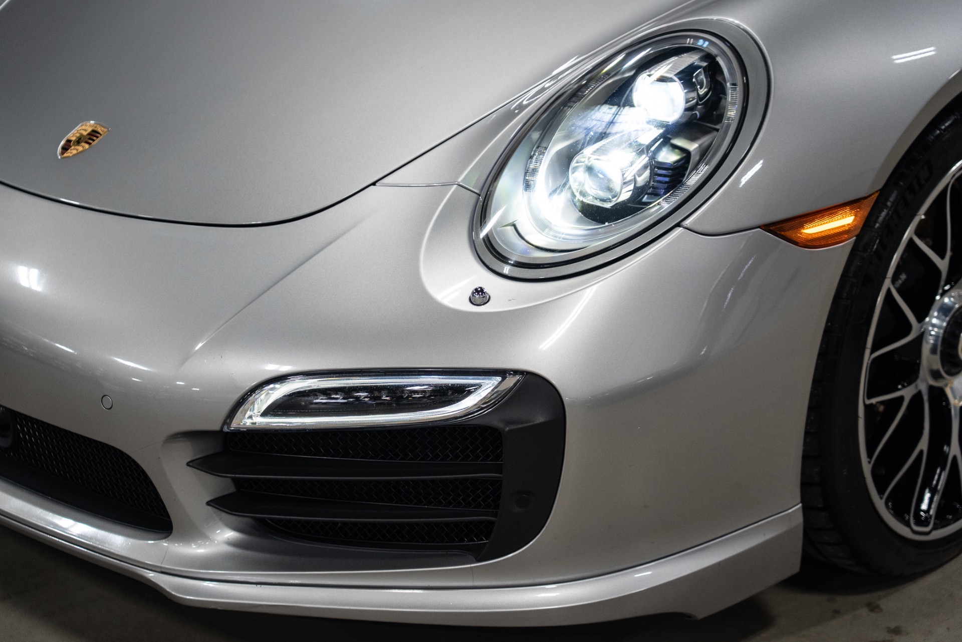 2016 Porsche 911 Turbo S - Photo 22