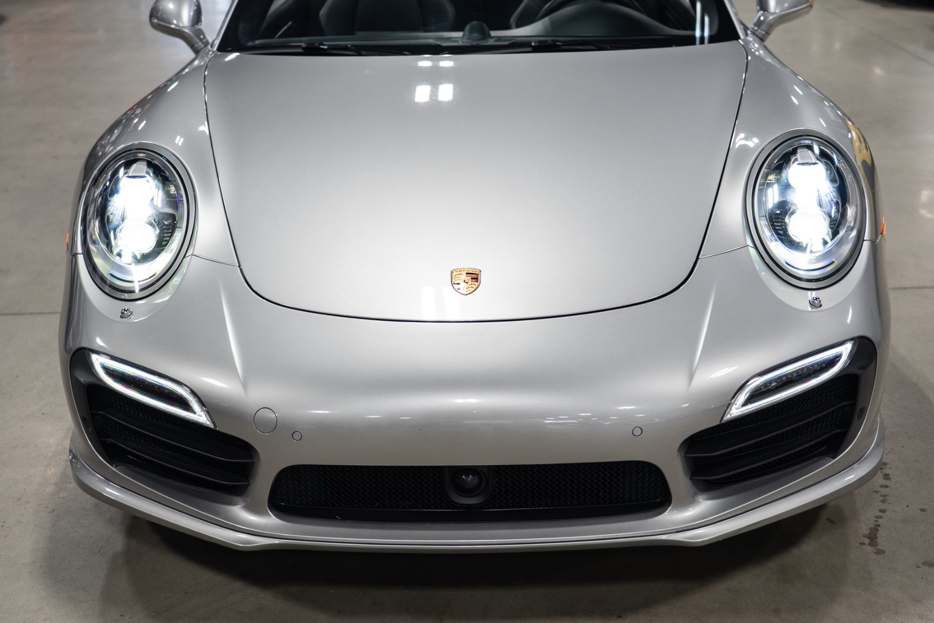 2016 Porsche 911 Turbo S - Photo 23