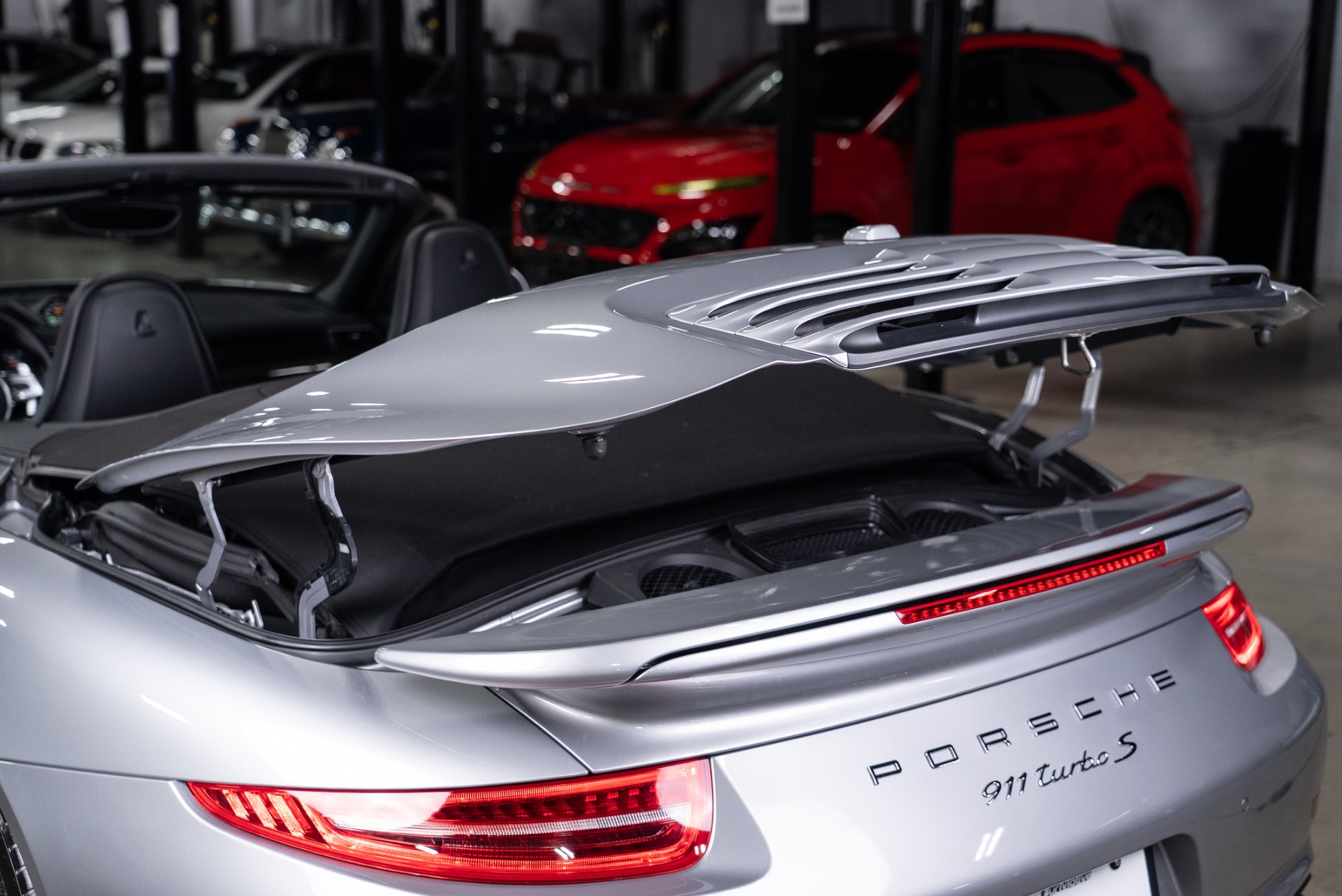 2016 Porsche 911 Turbo S - Photo 40