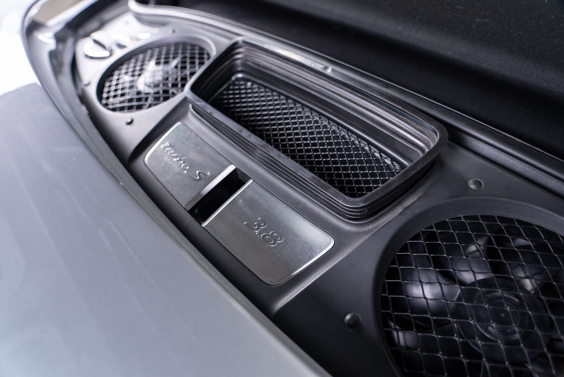 2016 Porsche 911 Turbo S - Photo 42