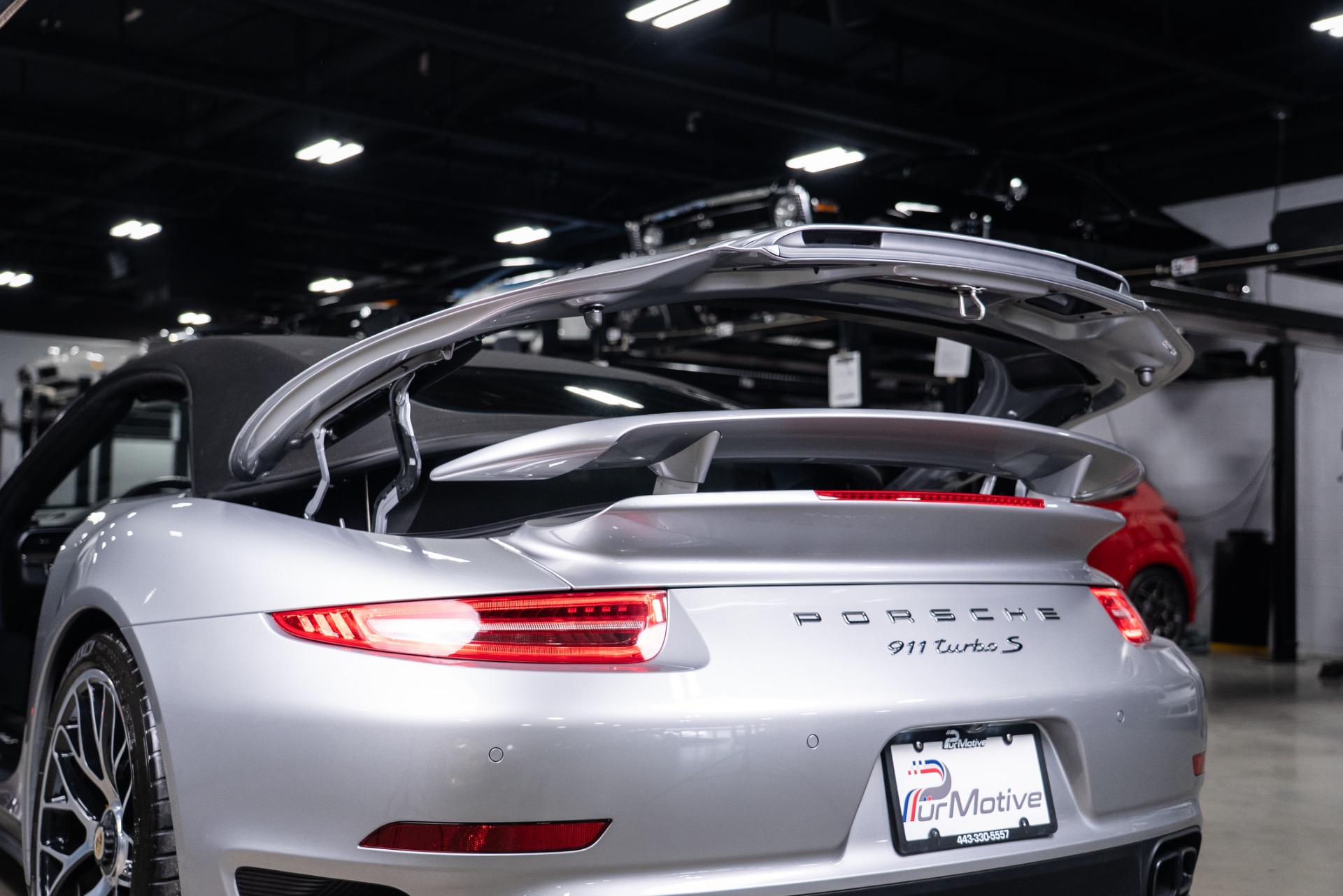 2016 Porsche 911 Turbo S - Photo 44