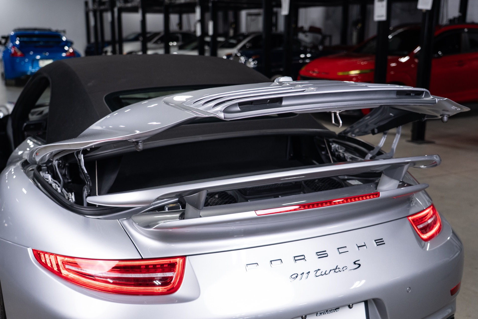2016 Porsche 911 Turbo S - Photo 45