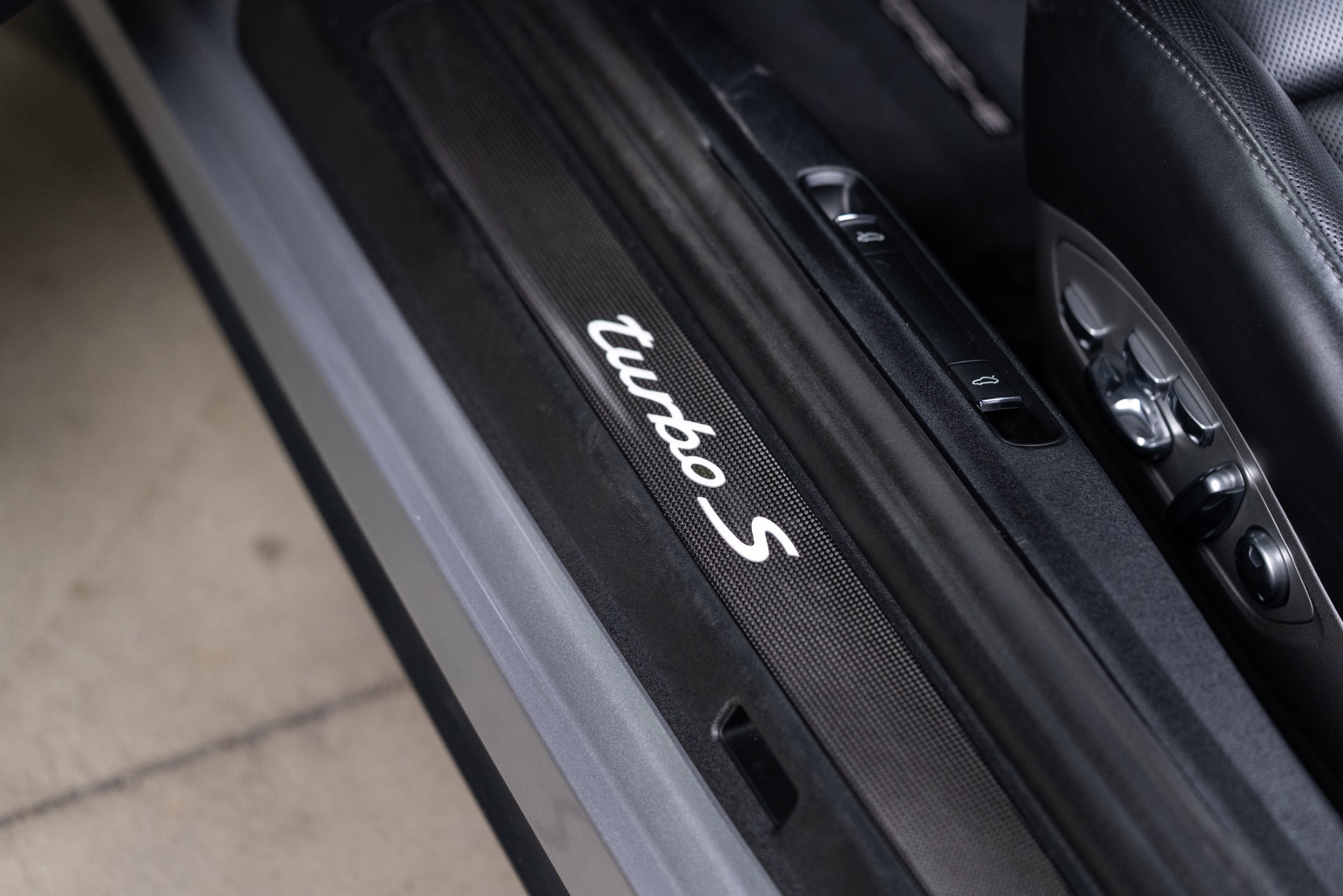 2016 Porsche 911 Turbo S - Photo 61
