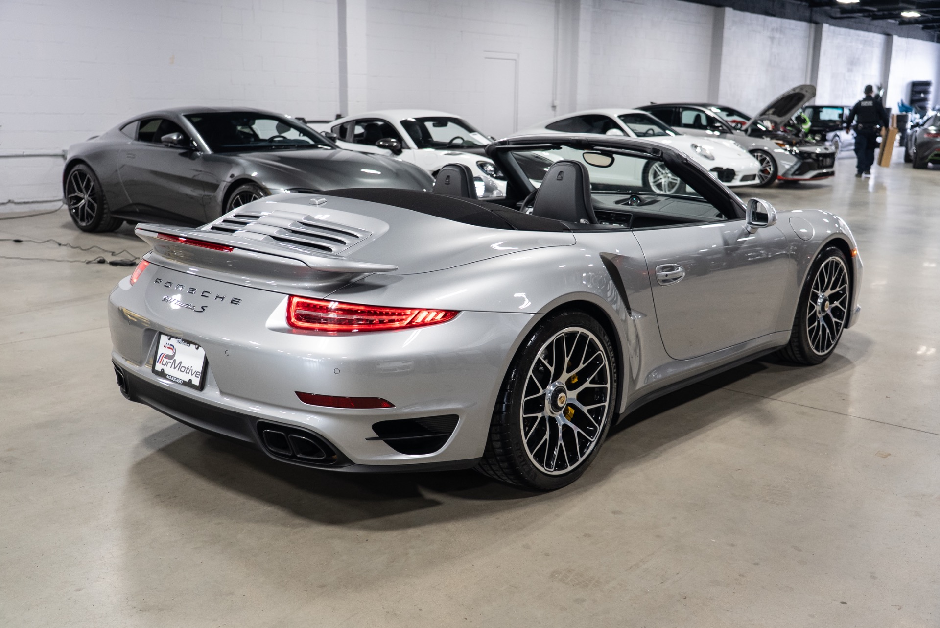 2016 Porsche 911 Turbo S - Photo 7