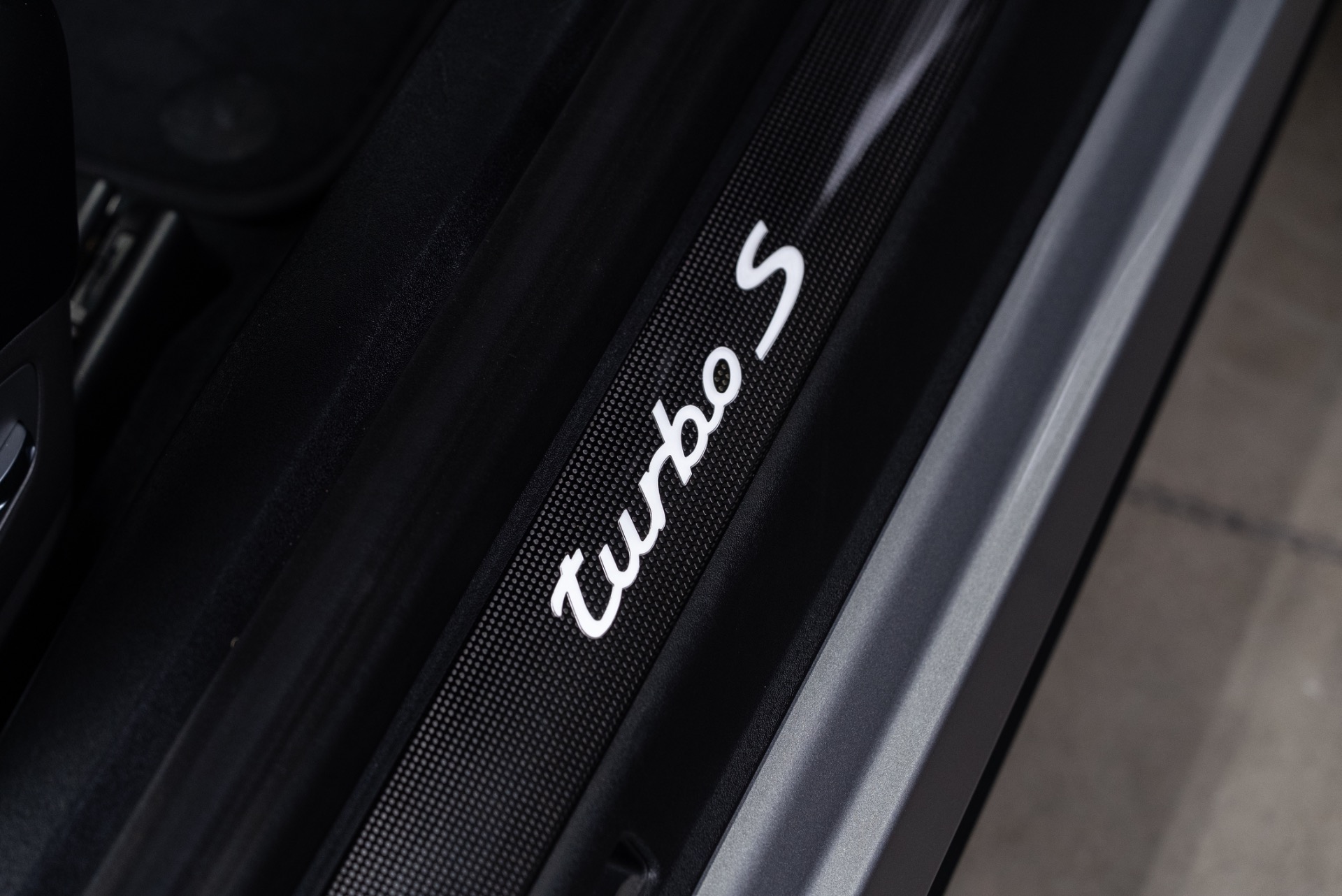 2016 Porsche 911 Turbo S - Photo 77