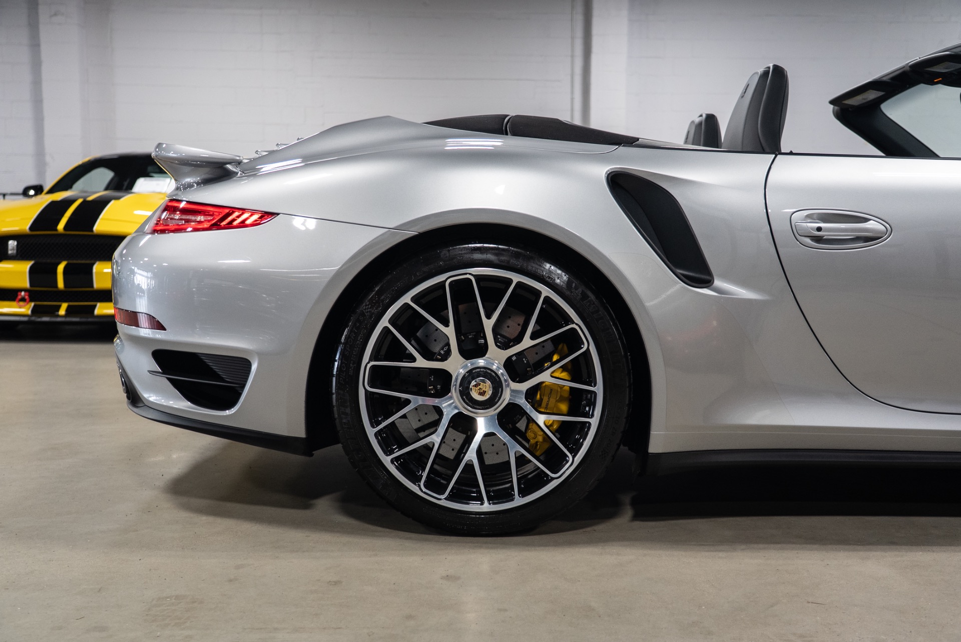 2016 Porsche 911 Turbo S - Photo 8