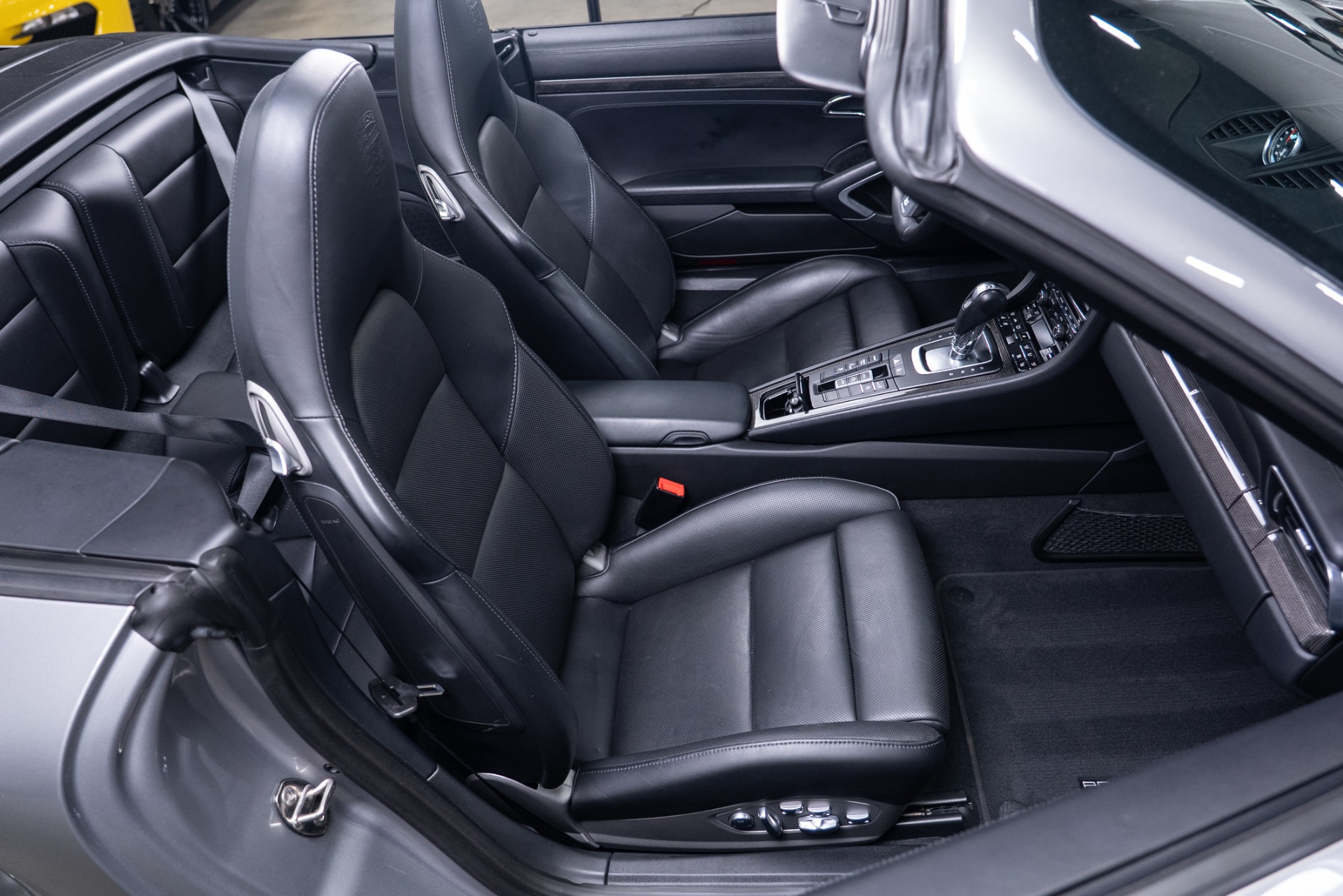2016 Porsche 911 Turbo S - Photo 82