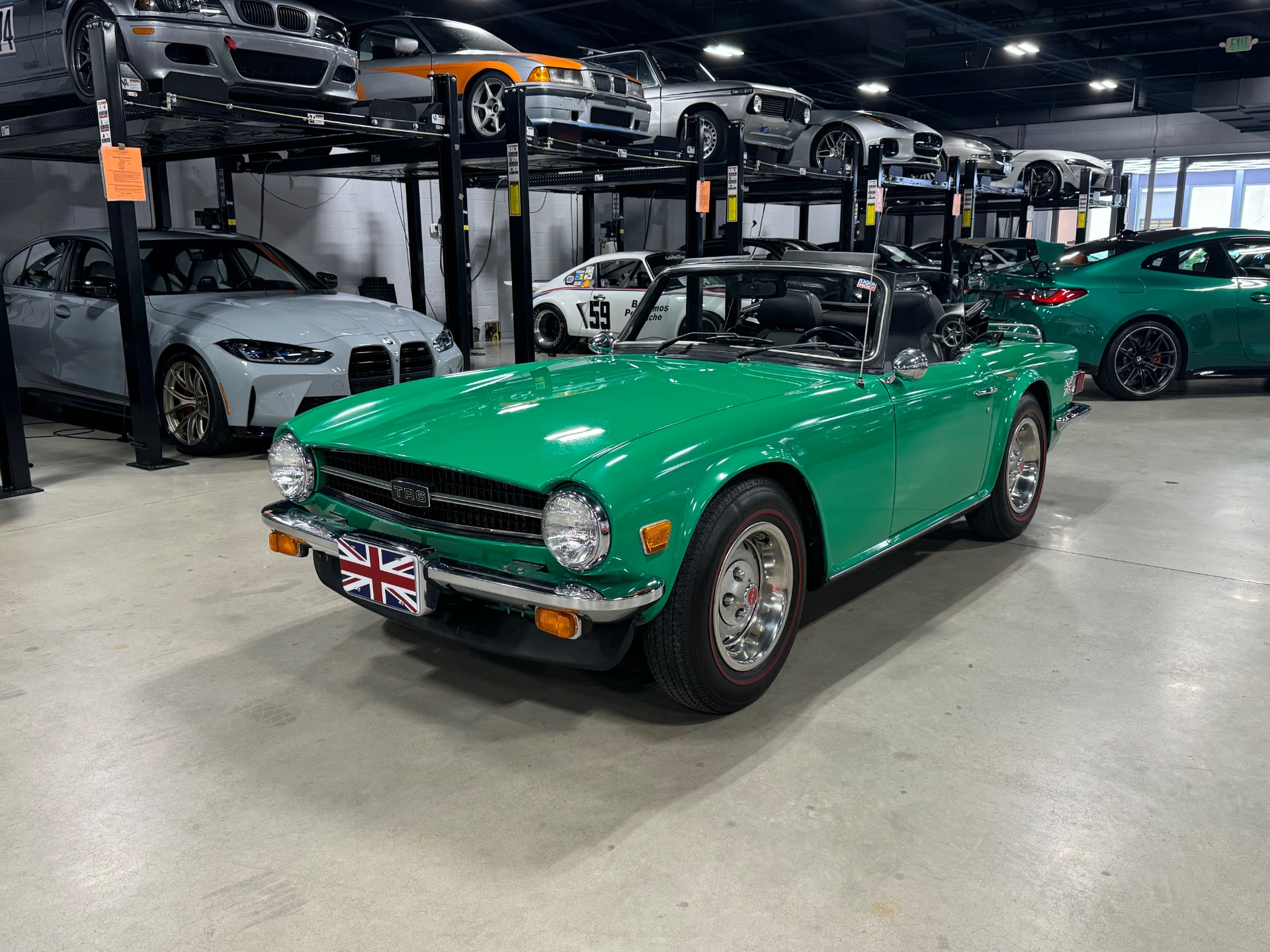 トゥルーページ 1974 TRIUMPH TR6 | Frazier Motorcar Company, LLC